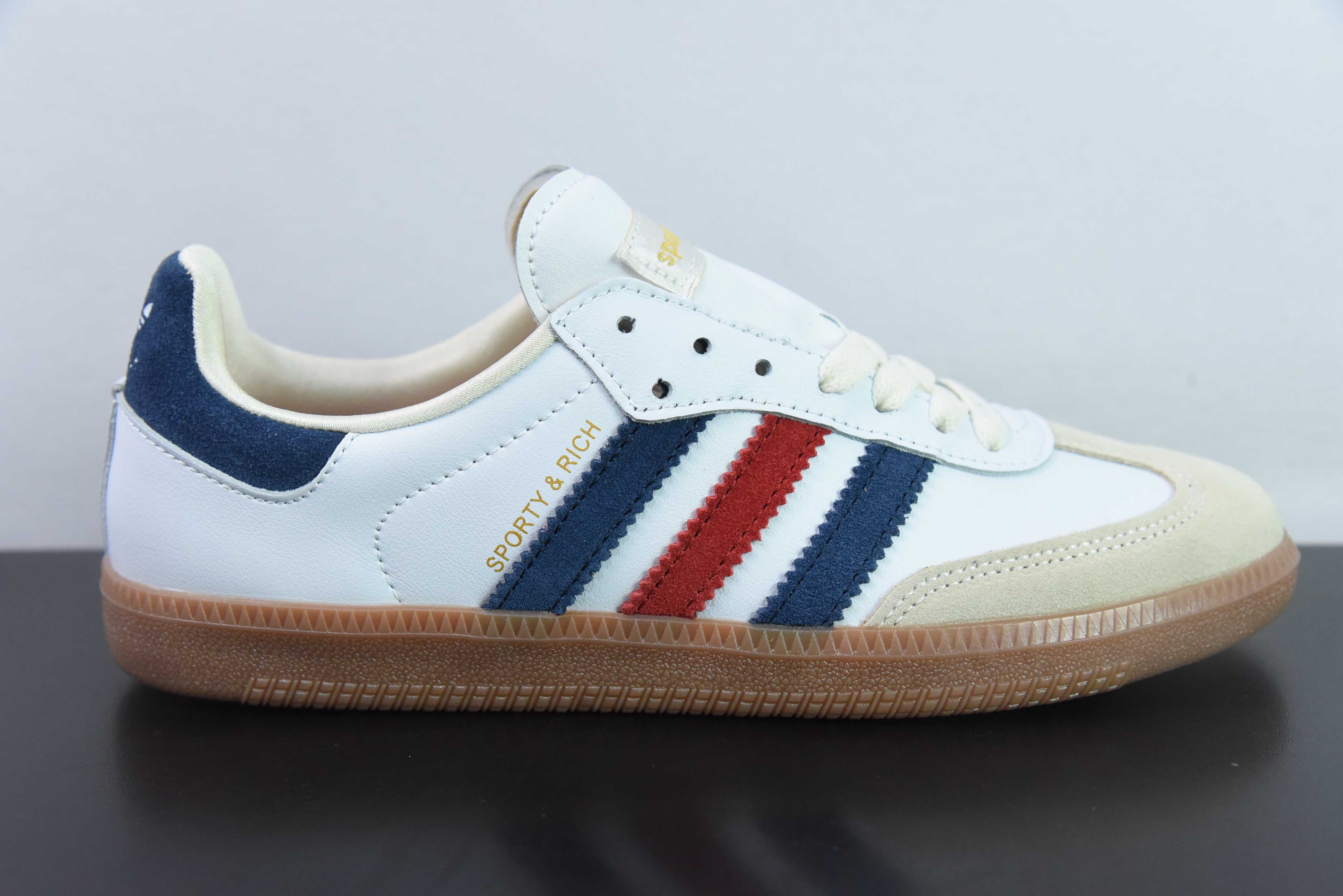 아디다스 오리지널 삼바 OG 레트로 싱글 레트로 삼바 슈즈 아이템 번호: IH8338 사이즈: 36-45