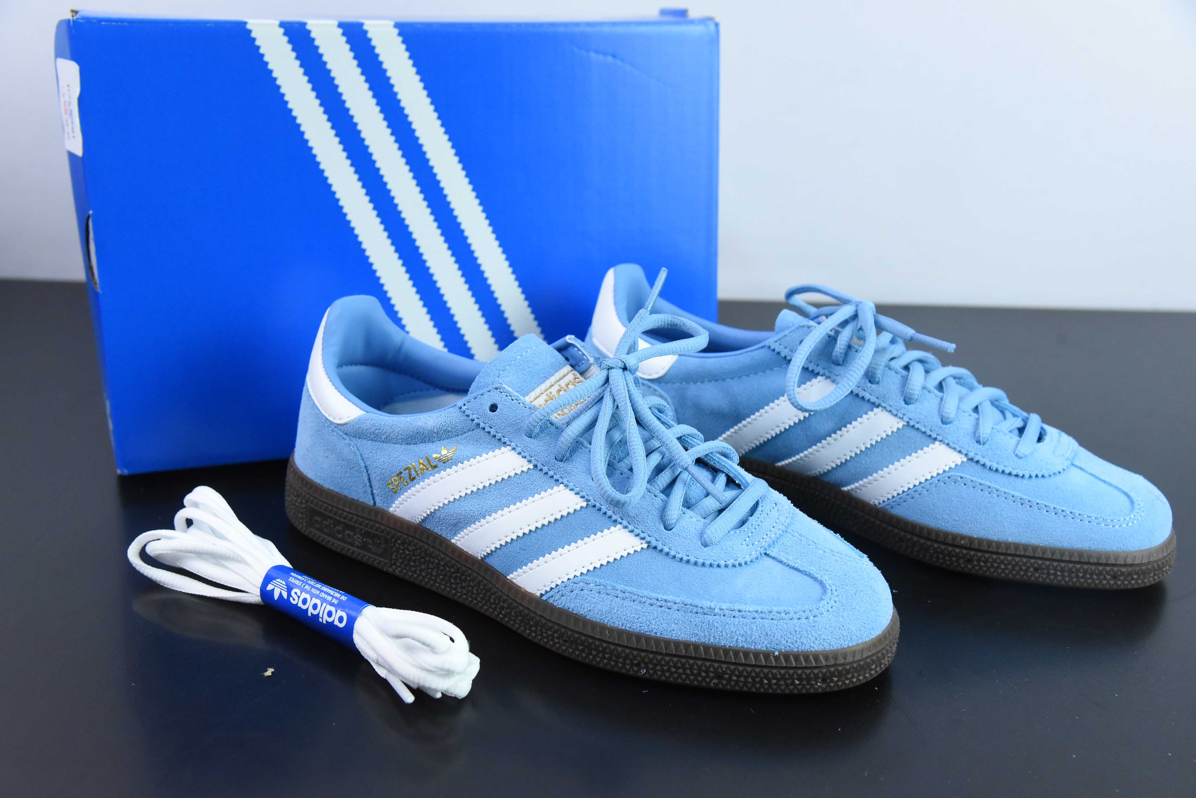 아디다스 아디다스 오리지널스 핸드볼 스즐 스페지알 내마모성 충격 흡수 로우탑 보드숏 화이트 블루 품목 번호: BD7632 사이즈: 35-45