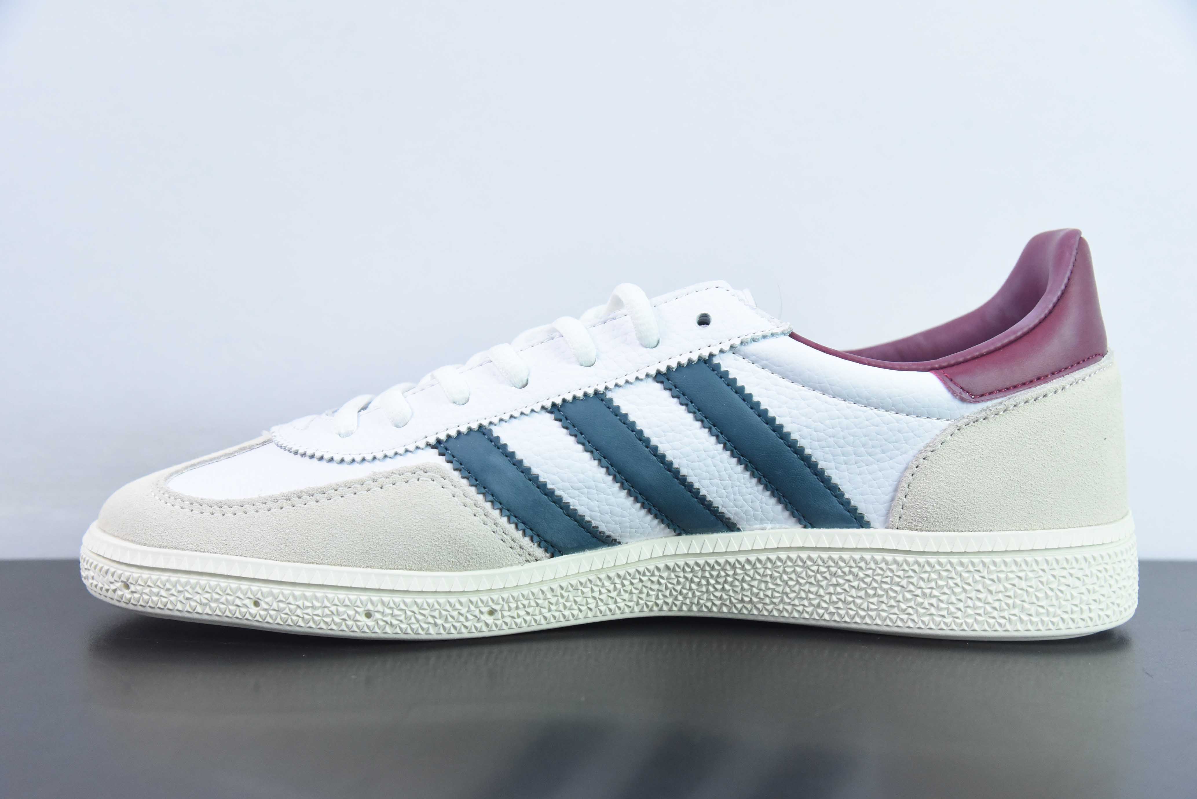 아디다스 핸드볼 스페시알 아디다스 클래식 빈티지 캐주얼 크리켓화 아이템 번호: IF3742 사이즈: 36-45