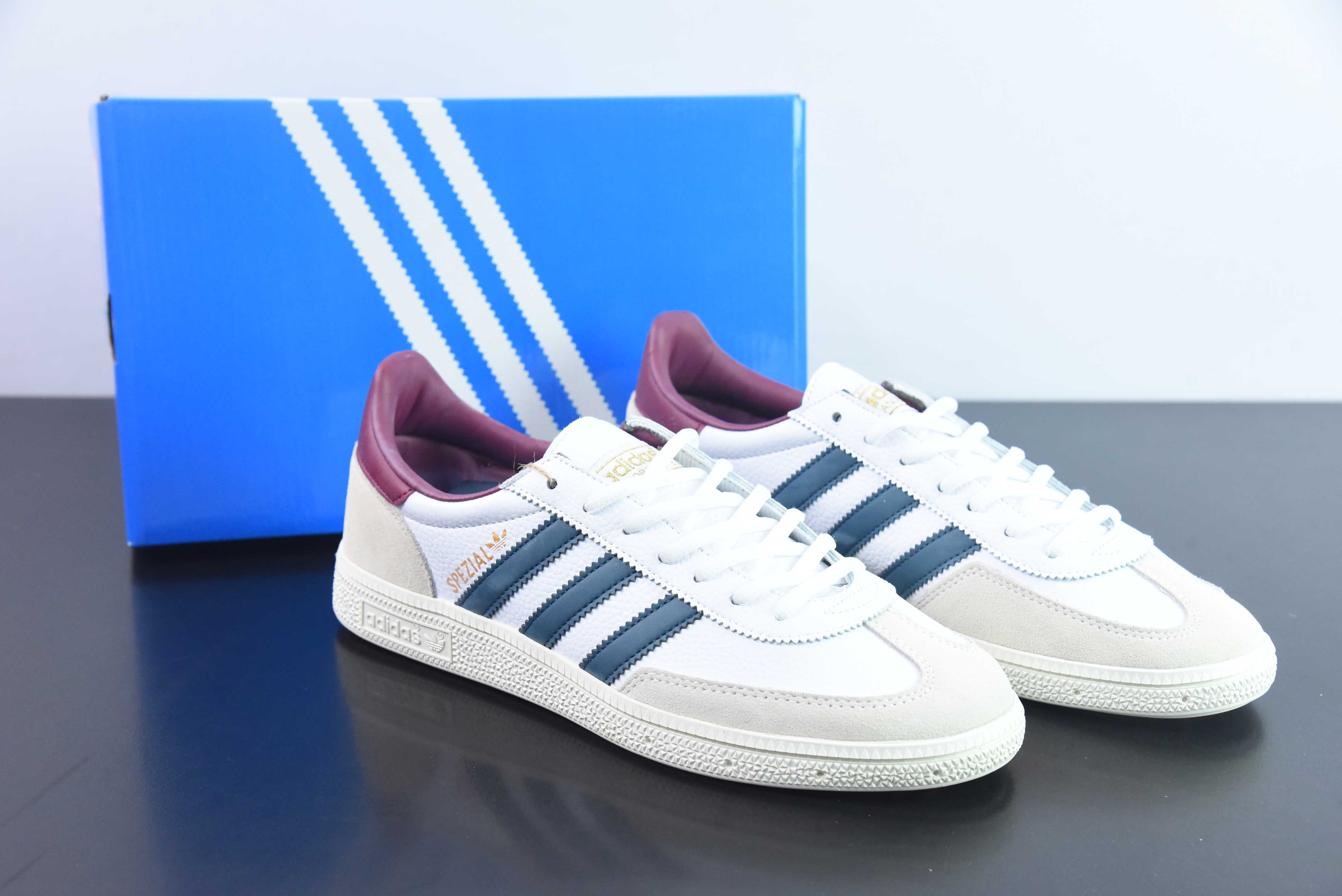 아디다스 핸드볼 스페시알 아디다스 클래식 빈티지 캐주얼 크리켓화 아이템 번호: IF3742 사이즈: 36-45