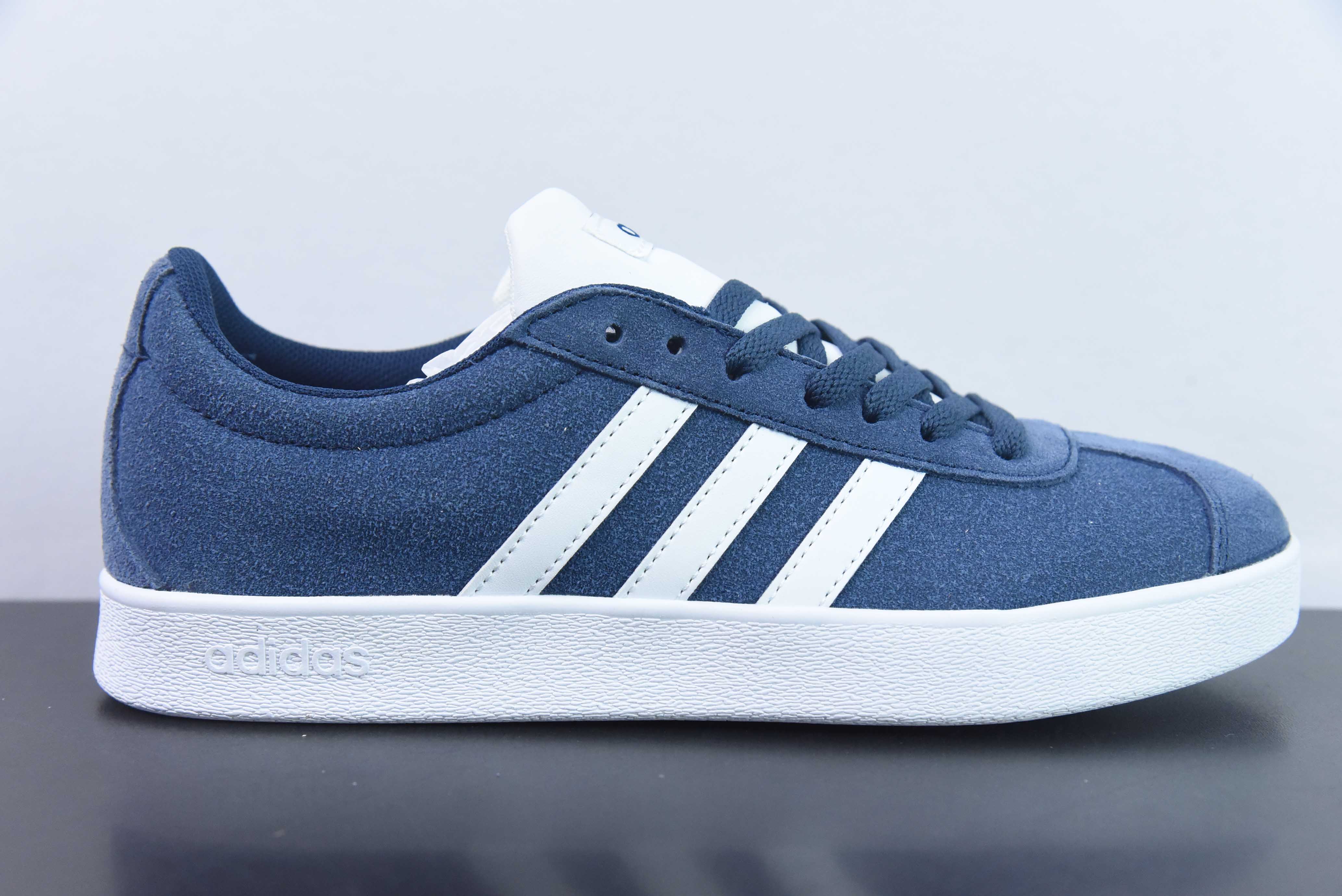 AD 네오 VL 코트 2.0 아디 클로버 패션 트렌드 보드 슈즈 아이템 번호: DA9854 사이즈: 36-45