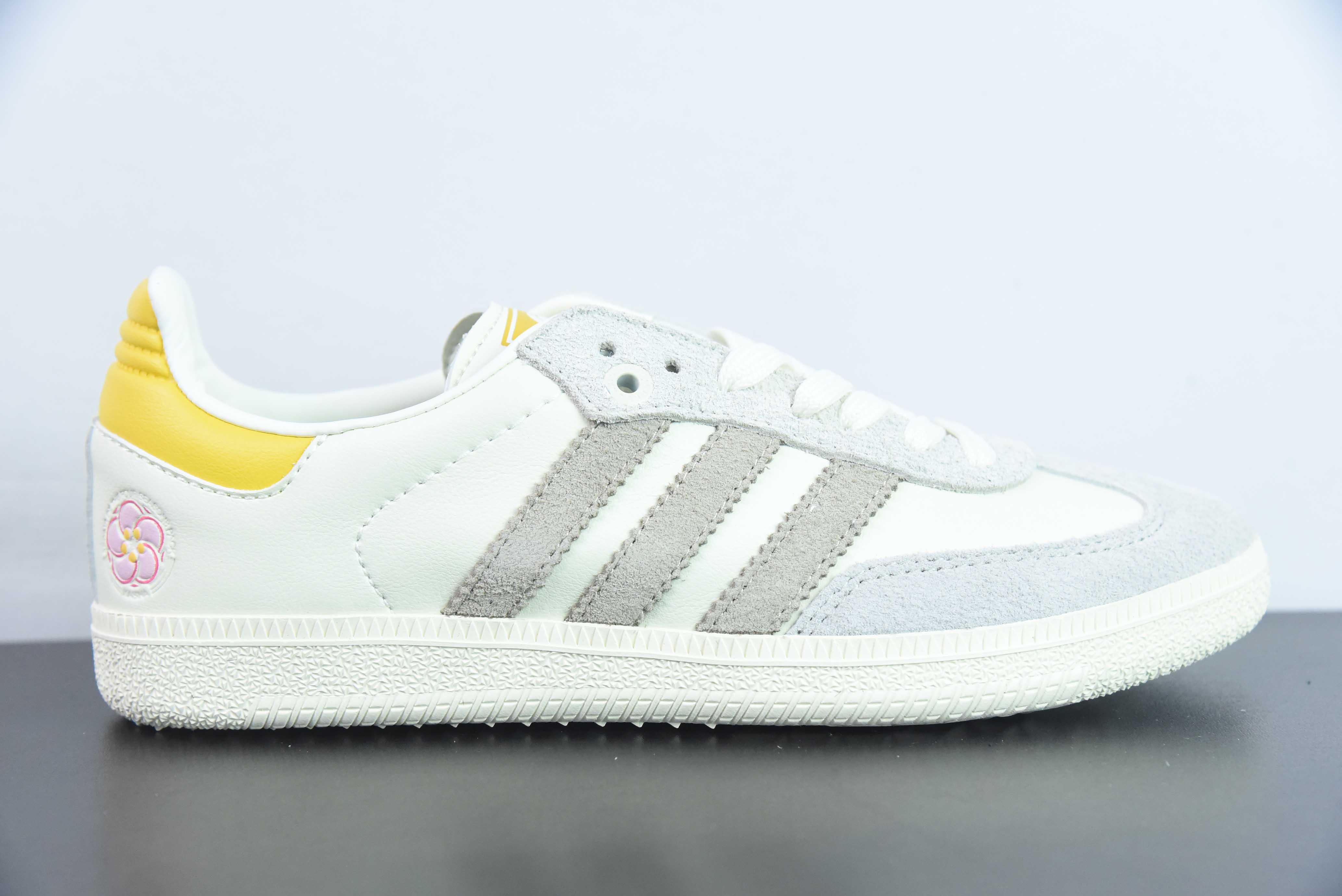 아디다스 웨일즈 보너 x AD 오리지널스 삼바 클래식 실버 메탈릭 삼바 시리즈 신사 독일 트레이닝 축구 스타일 백 로우탑 캐주얼 트레이너 사이즈: 35-45