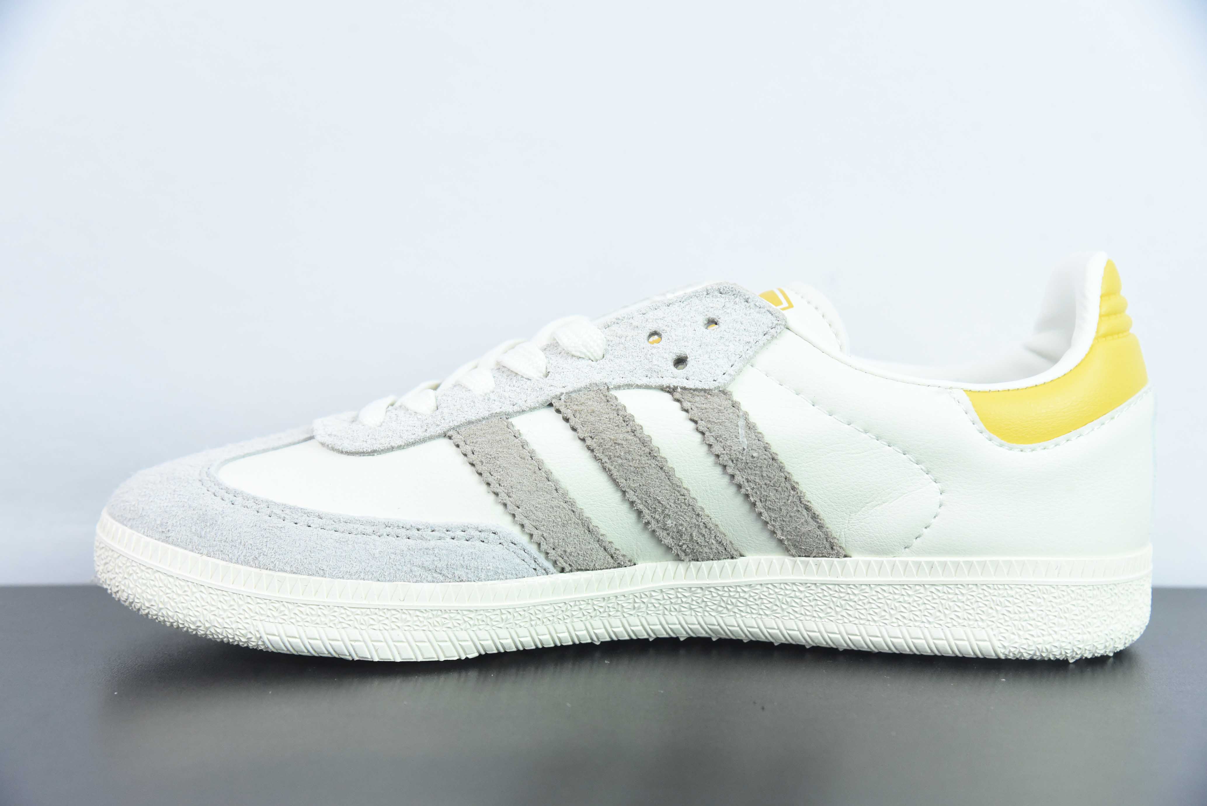 아디다스 웨일즈 보너 x AD 오리지널스 삼바 클래식 실버 메탈릭 삼바 시리즈 신사 독일 트레이닝 축구 스타일 백 로우탑 캐주얼 트레이너 사이즈: 35-45