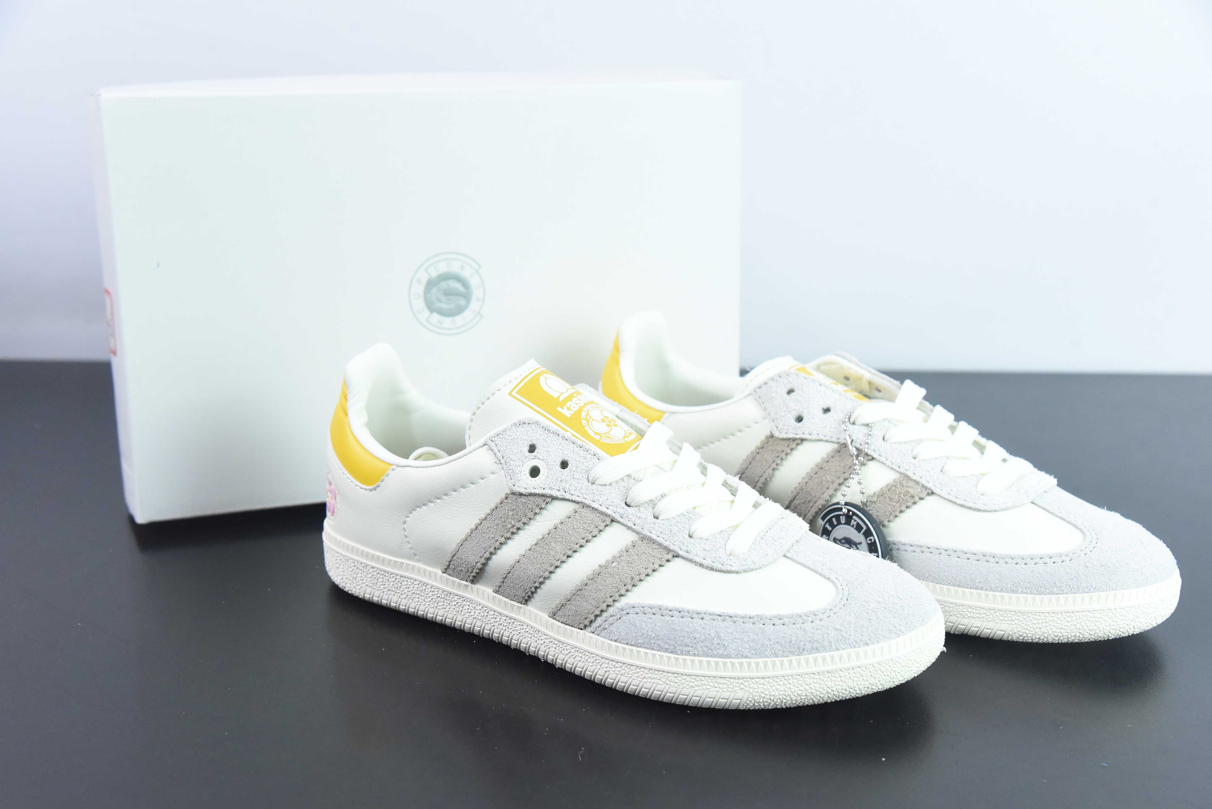 아디다스 웨일즈 보너 x AD 오리지널스 삼바 클래식 실버 메탈릭 삼바 시리즈 신사 독일 트레이닝 축구 스타일 백 로우탑 캐주얼 트레이너 사이즈: 35-45