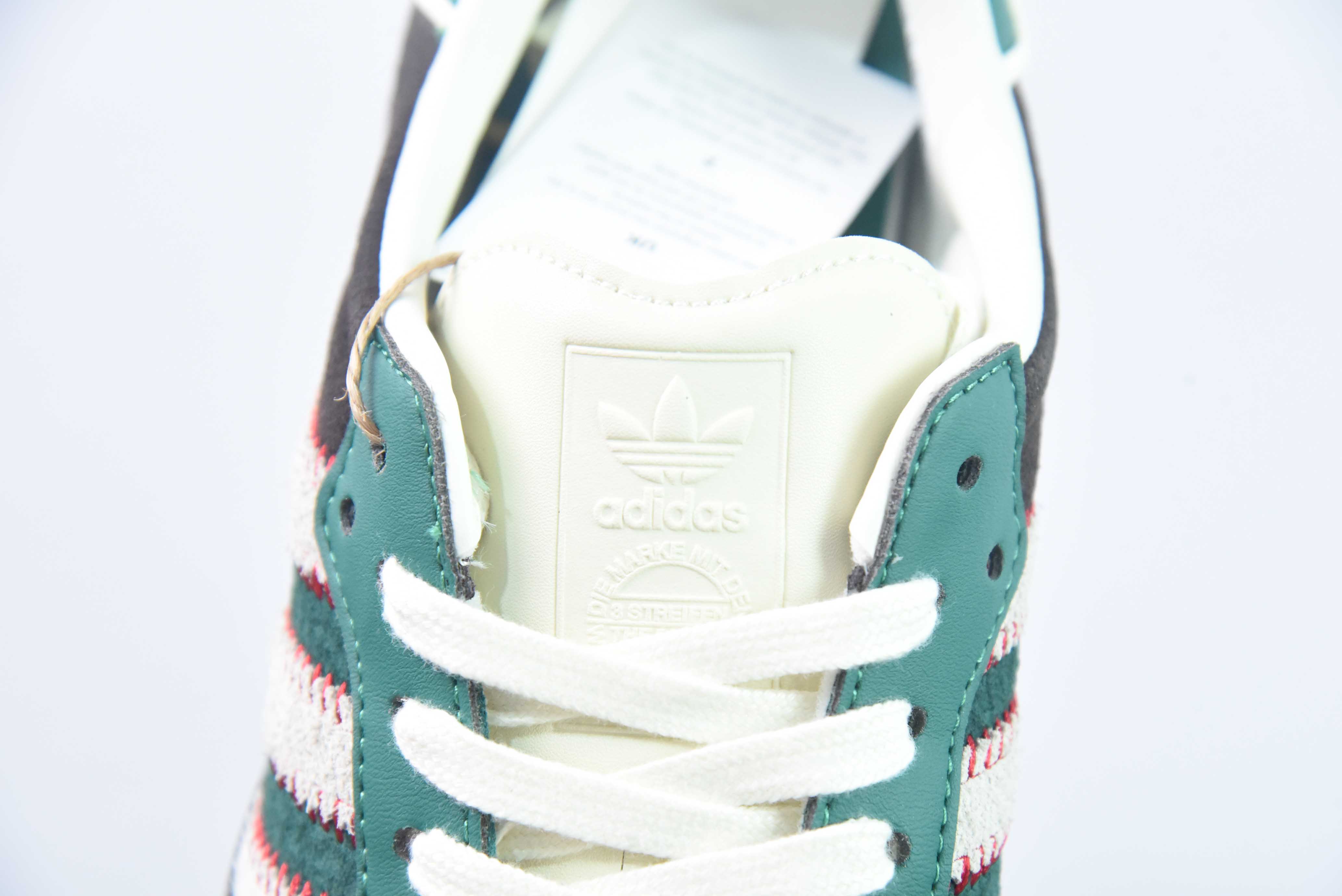 아디다스 아디 샴록 로우탑 보드쇼츠 그린 브라운 품목 번호: ID6022 사이즈: 36-45