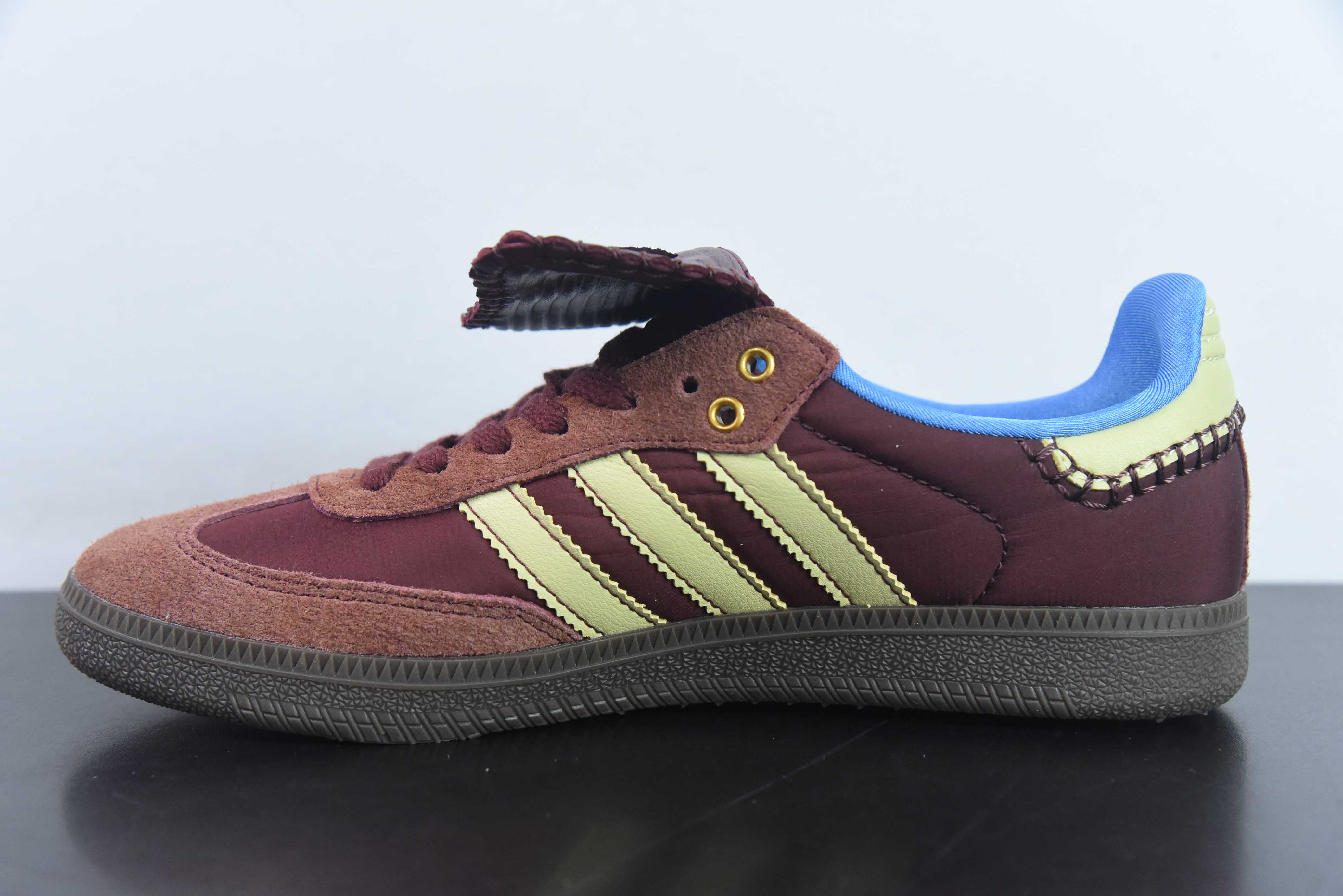 웨일즈 보너 x AD 오리지널스 삼바 클래식 삼바 시리즈 젠틀맨 드 트레이닝 축구 스타일 백 로우탑 캐주얼 스포츠 플레이트 아이템 번호: 35-45 아이템 번호: IE0579