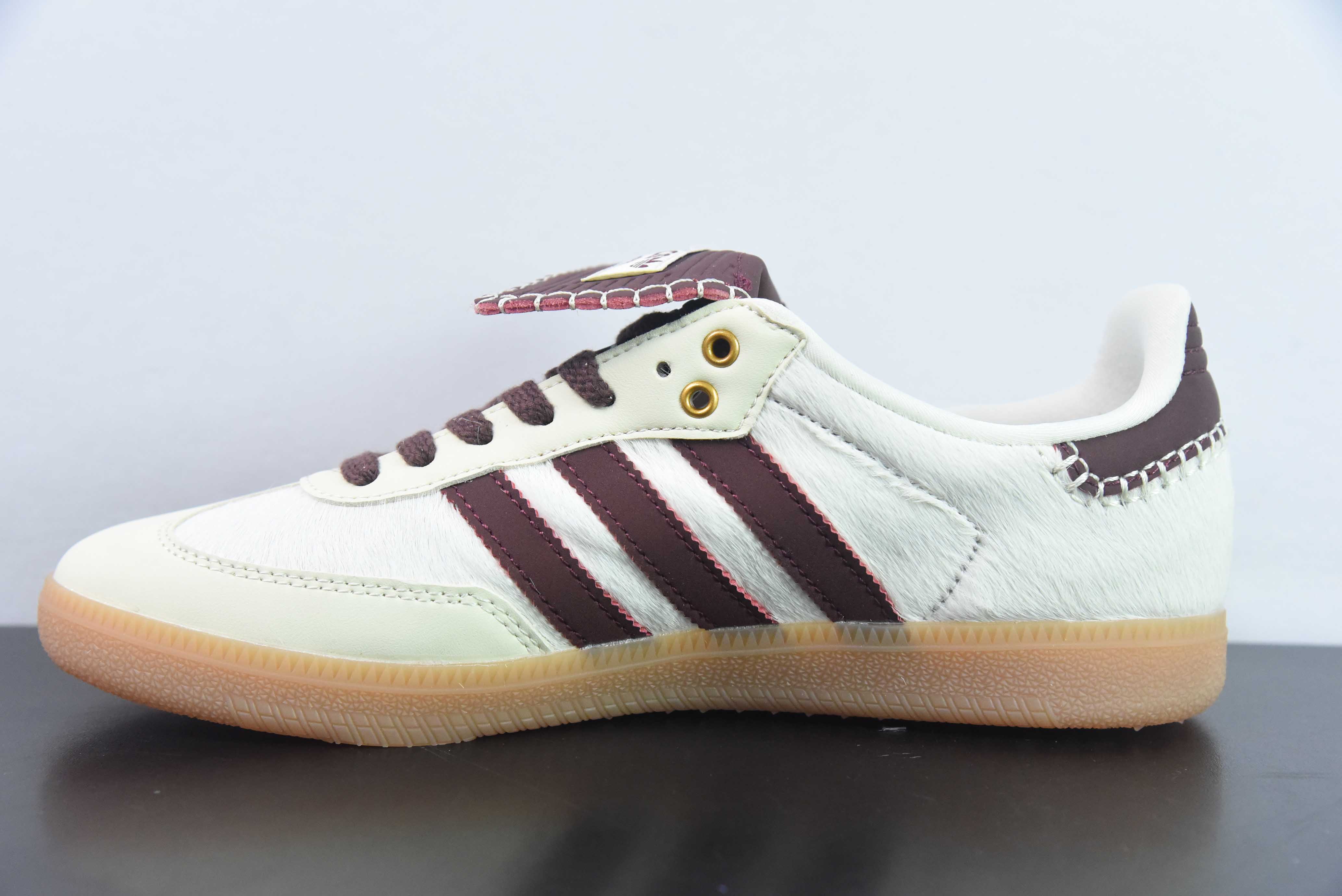 웨일즈 보너 x 아디다스 오리지널스 삼바 클래식 블랙 포니 삼바 컬렉션 사이즈: 35-45