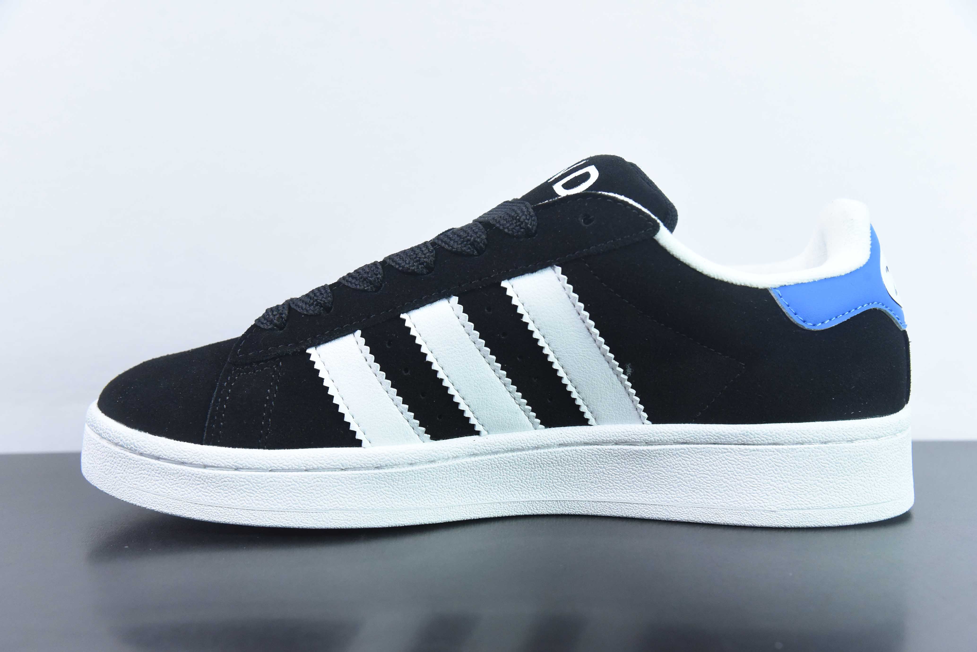 아디다스 오리지널스 캠퍼스 00년대 대학 컬렉션 브레드 스타일 레트로 캐주얼 스니커즈 아이템 번호: ID7716 사이즈: 36-45