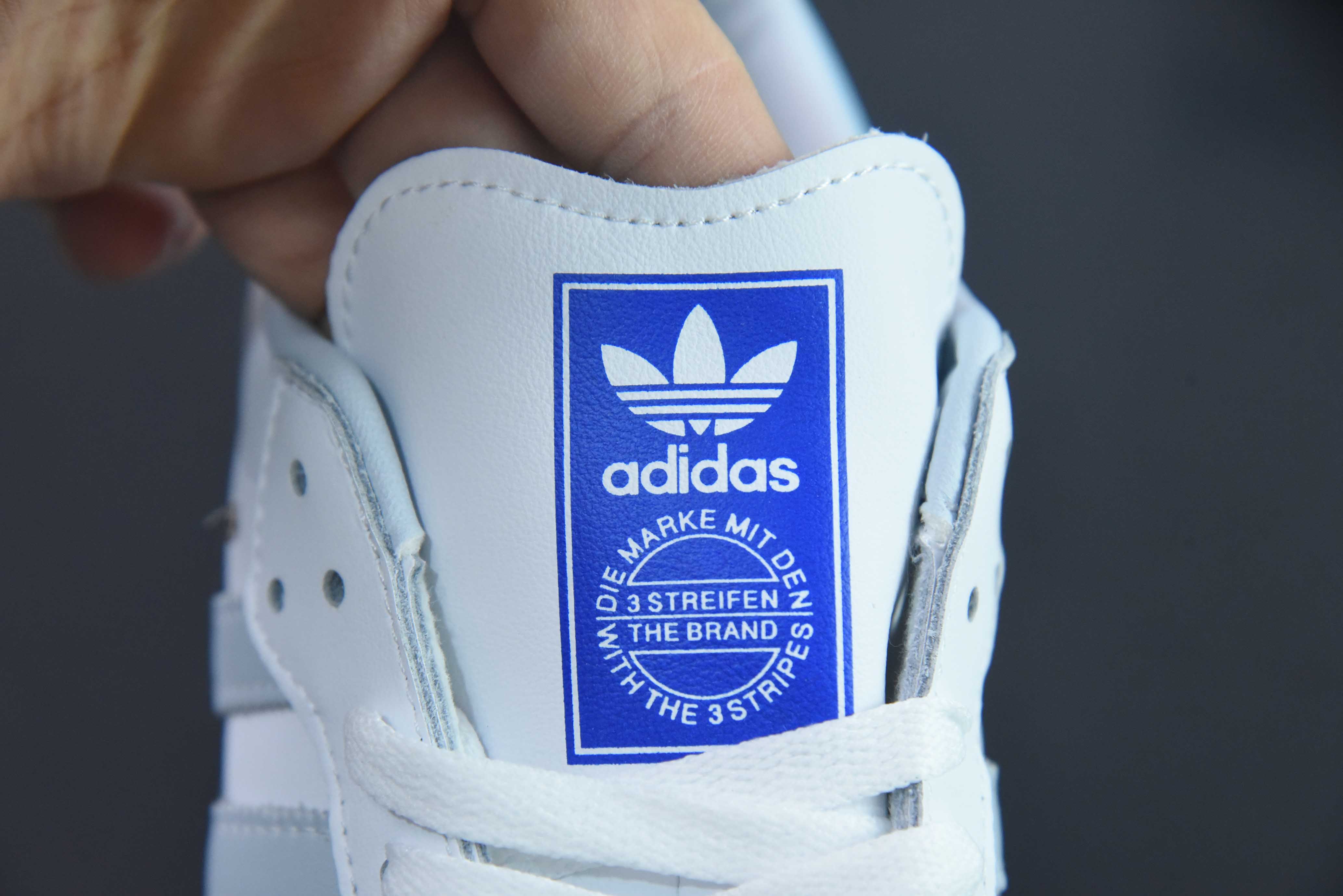 AD 오리지널 삼바 OG 아디다스 클로버 스웨이드 가죽 삼바 시리즈 독일 트레이닝 레트로 로우탑 보드쇼츠 아이템: ID2055 화이트 라이트 블루 사이즈: 36-45