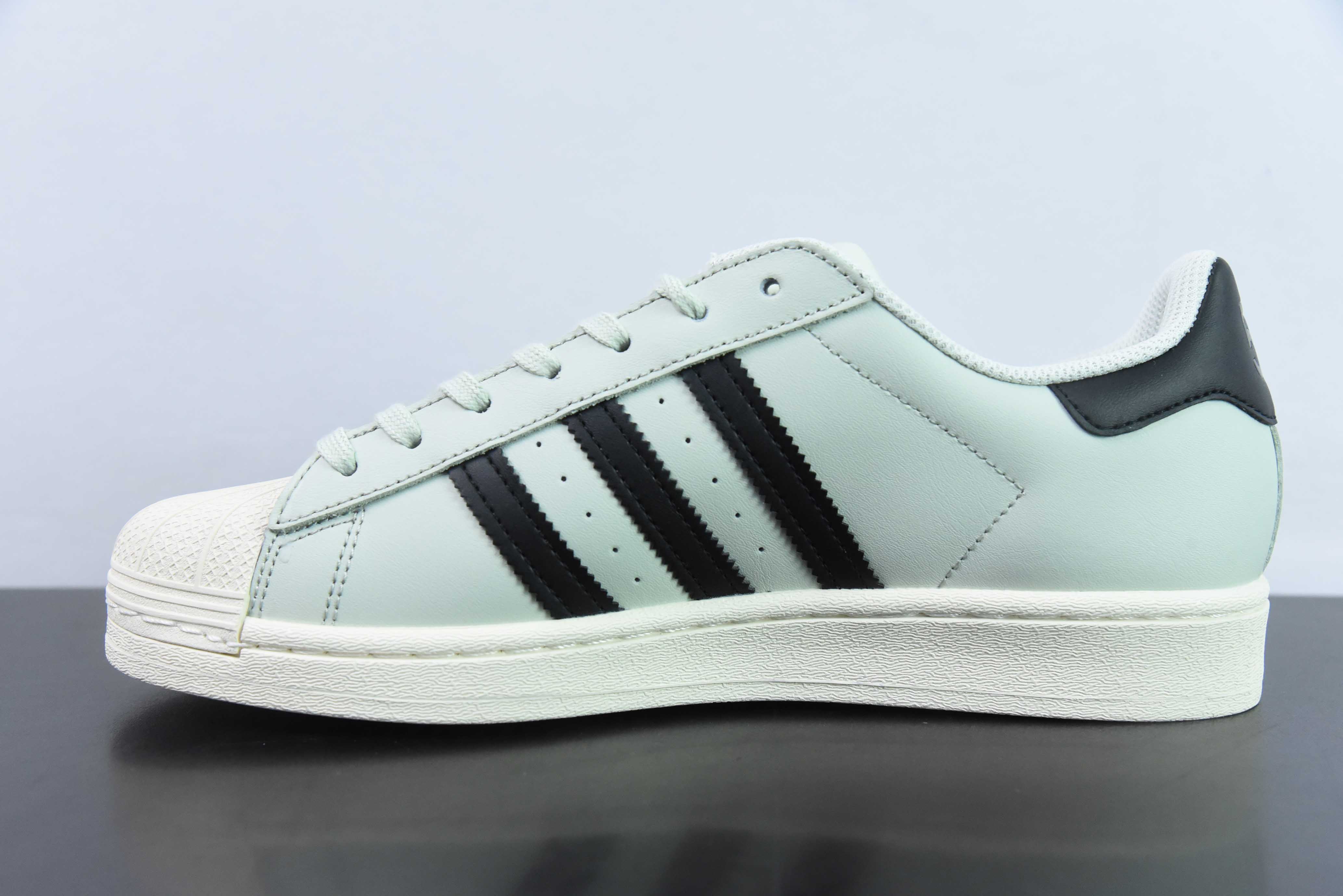 AD 오리지널스 슈퍼스타 클래식 레트로 쉘 토 보드 슈즈 아이템: GZ2751 사이즈: 36-44