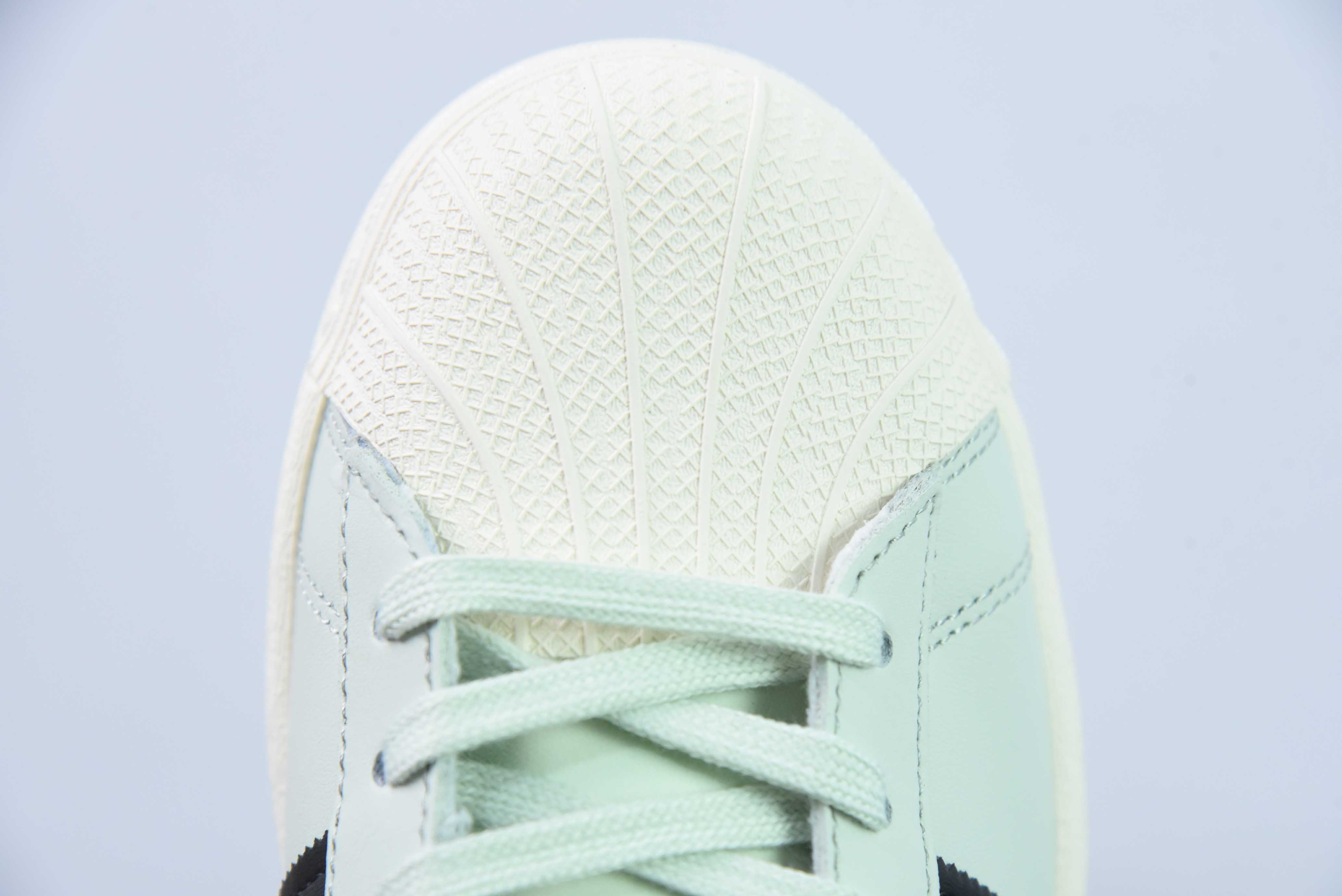 AD 오리지널스 슈퍼스타 클래식 레트로 쉘 토 보드 슈즈 아이템: GZ2751 사이즈: 36-44