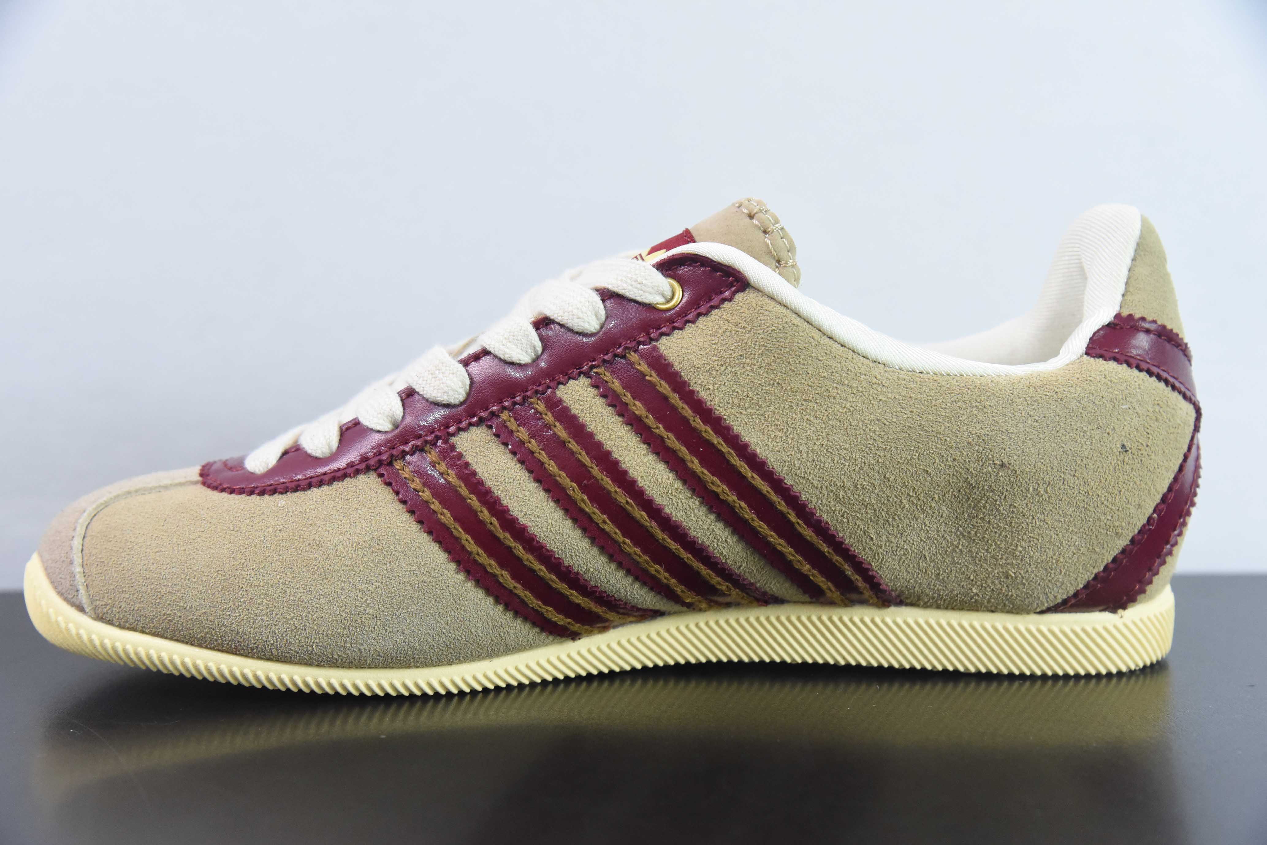 웨일즈 보너 x 아디다스 WB 재팬 로우 아디 샴록 WB 닛산 시리즈 클래식 레트로 로우 캐주얼 스포츠 조거 아이템 번호 GY5750 사이즈: 36-45