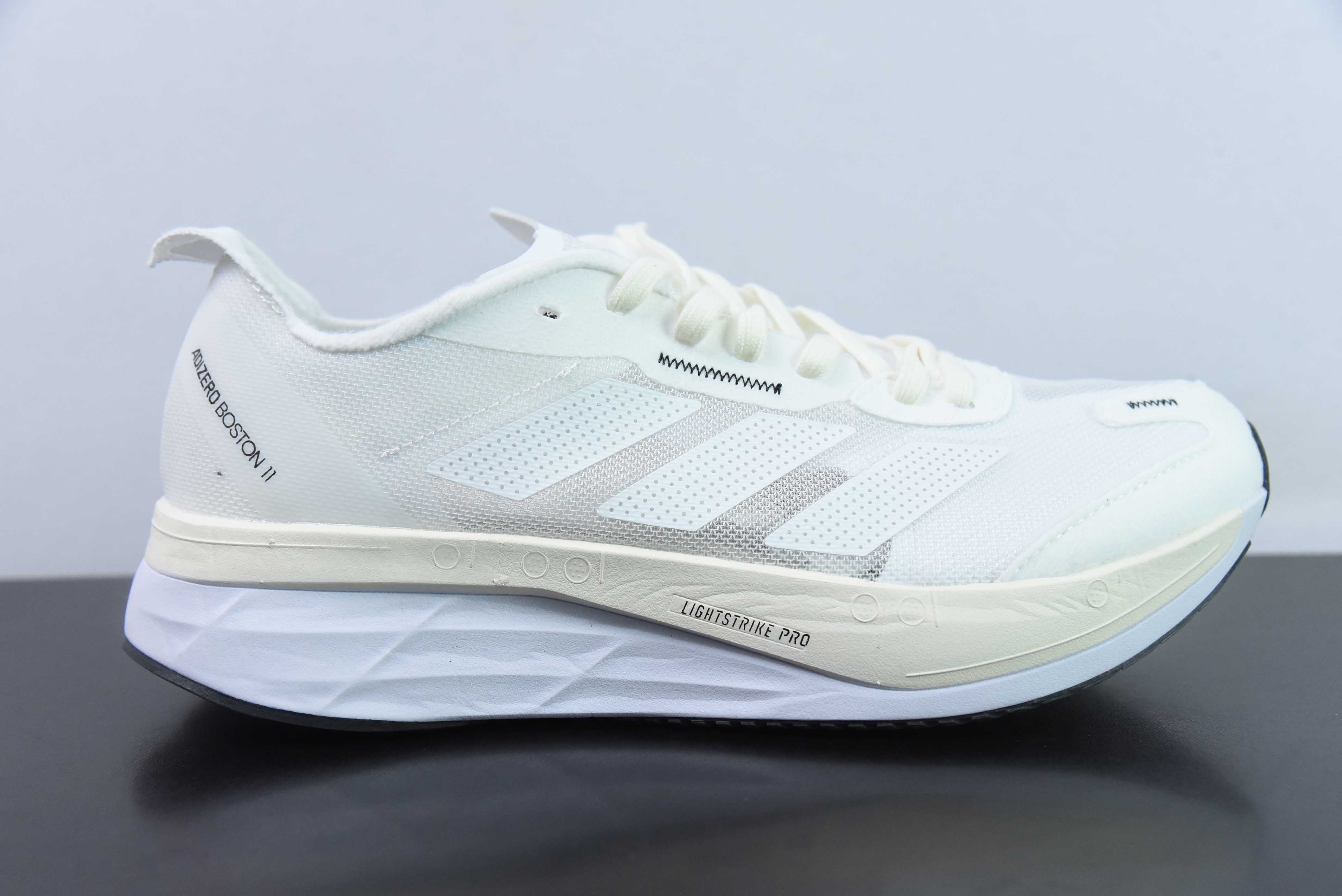 아디제로 보스턴 11 여름 통기성 메시 러닝화 아이템 번호: GY2586 사이즈: 36-45