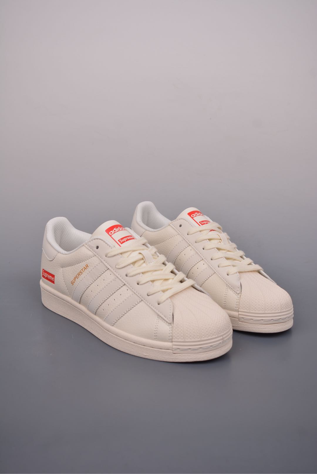 아디다스 오리지널 상품 번호: BZ2510