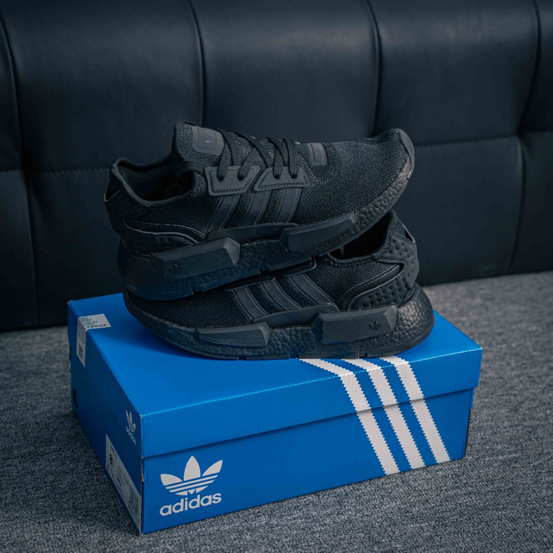 아디다스 뉴 컬러 아디다스 상품 번호: IE4555