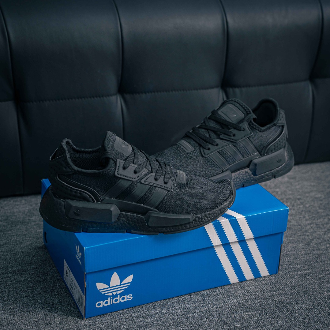 아디다스 뉴 컬러 아디다스 상품 번호: IE4555