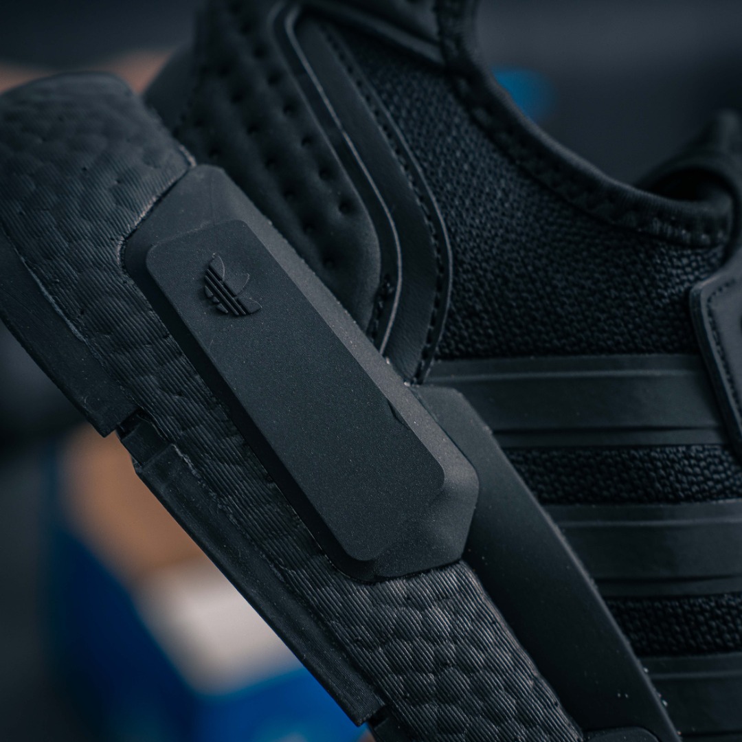 아디다스 뉴 컬러 아디다스 상품 번호: IE4555