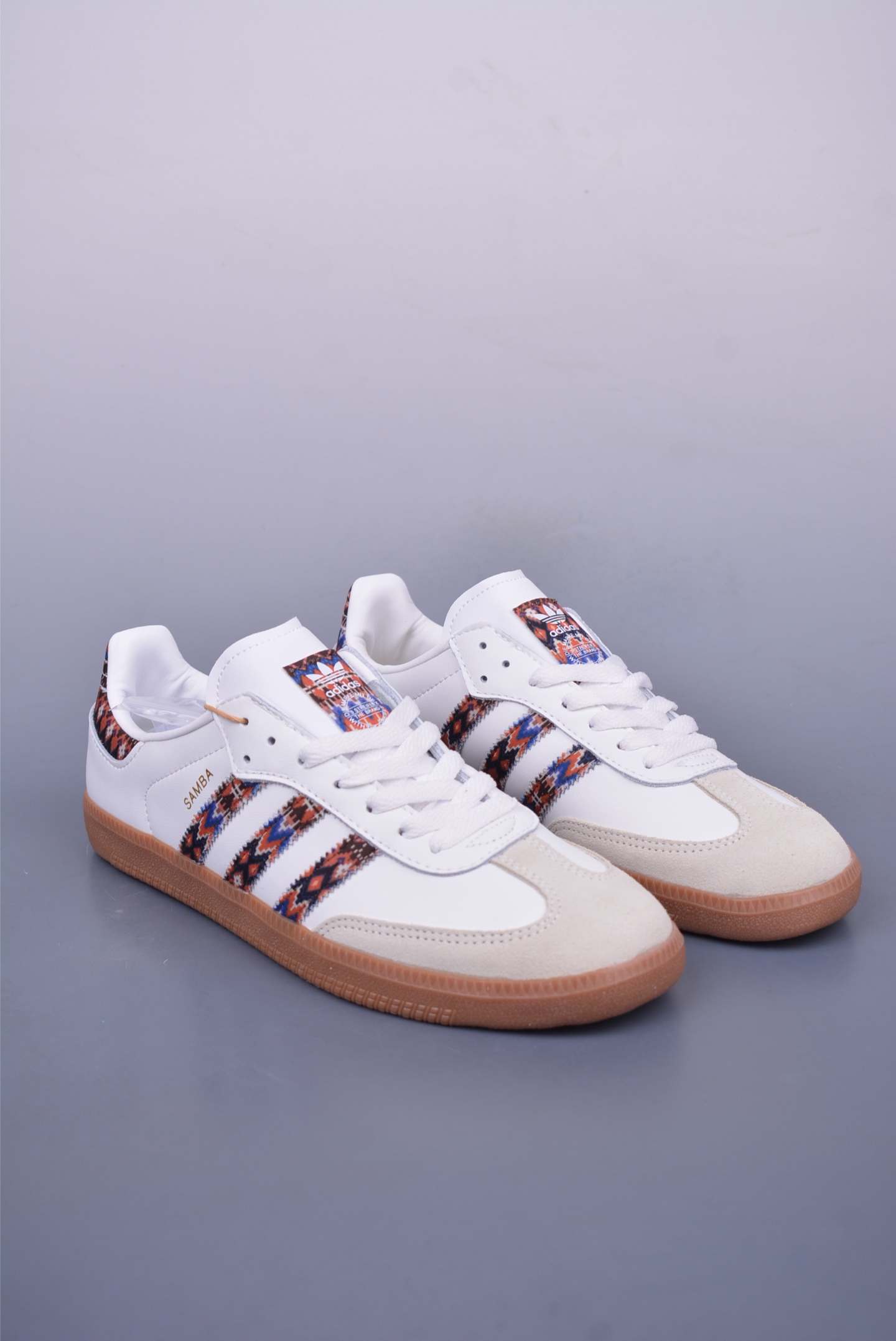 아디다스 클로버 삼바 상품 번호: JH0014