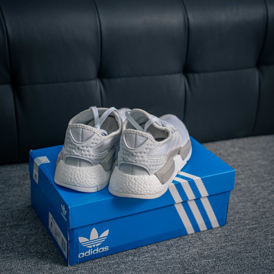 아디다스 새로운 색상 아디다스 상품 번호: IG4557