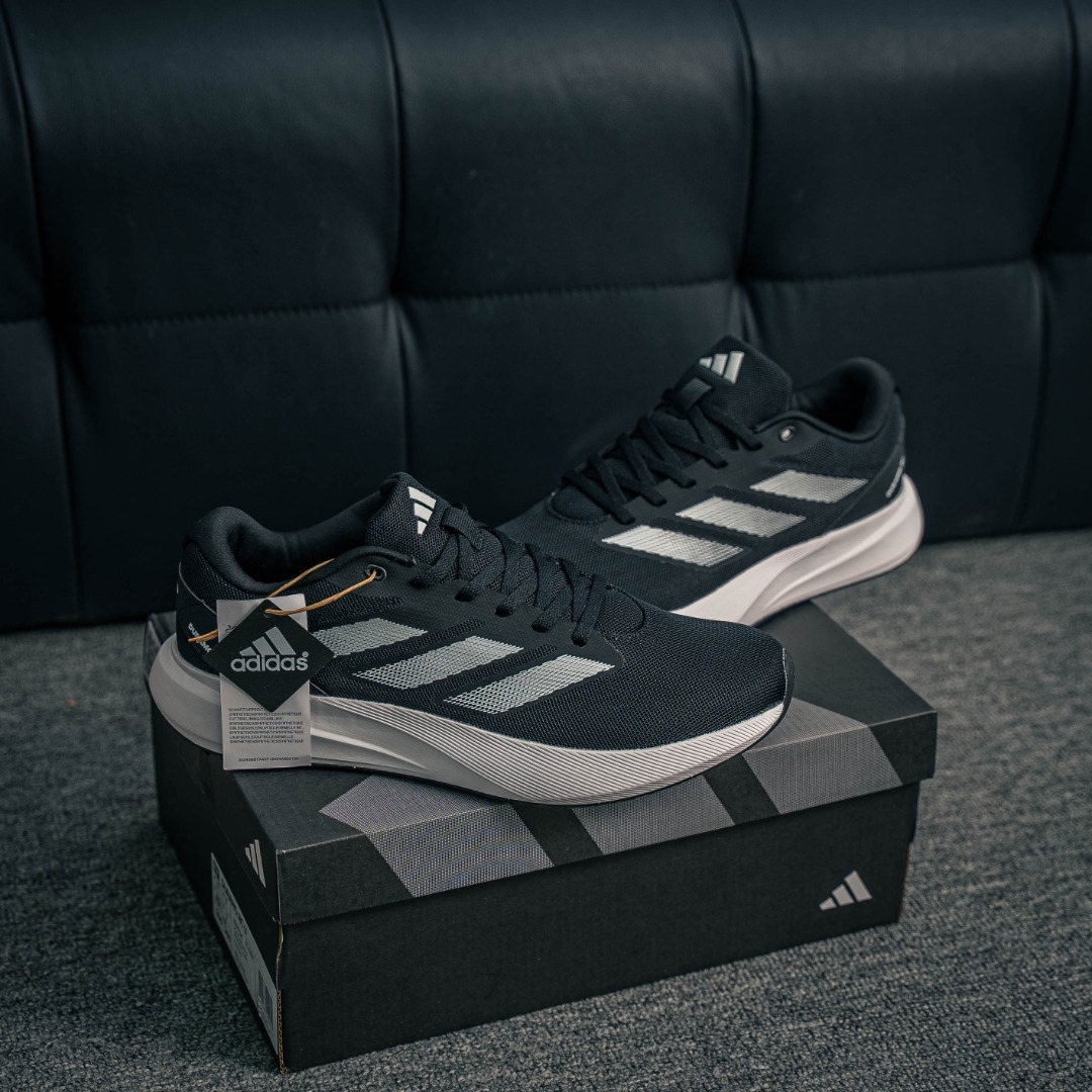 아디다스 듀라모 R 상품 번호: ID2704