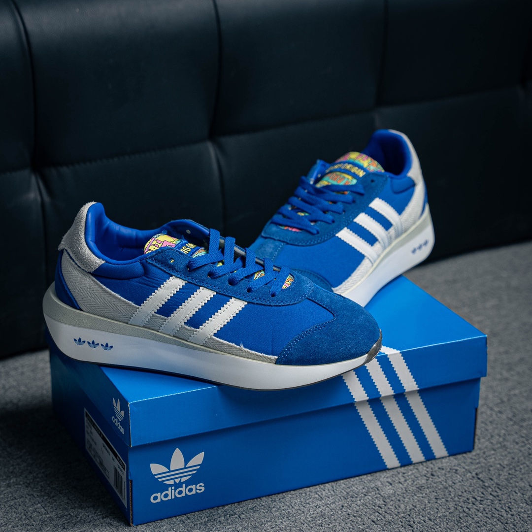 아디다스 오리지널 상품 번호: IF4233