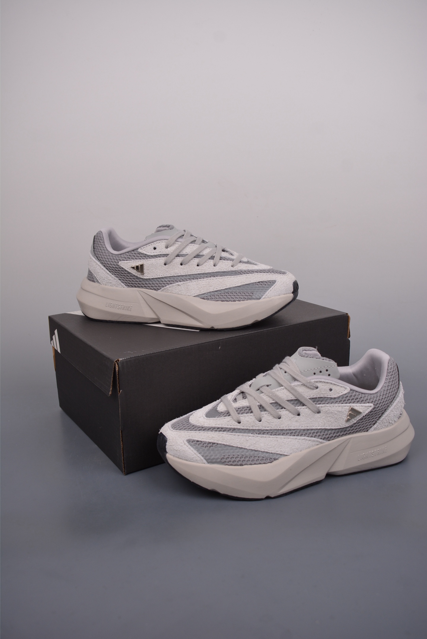 아디다스 라이트블라 상품 번호: JQ9975