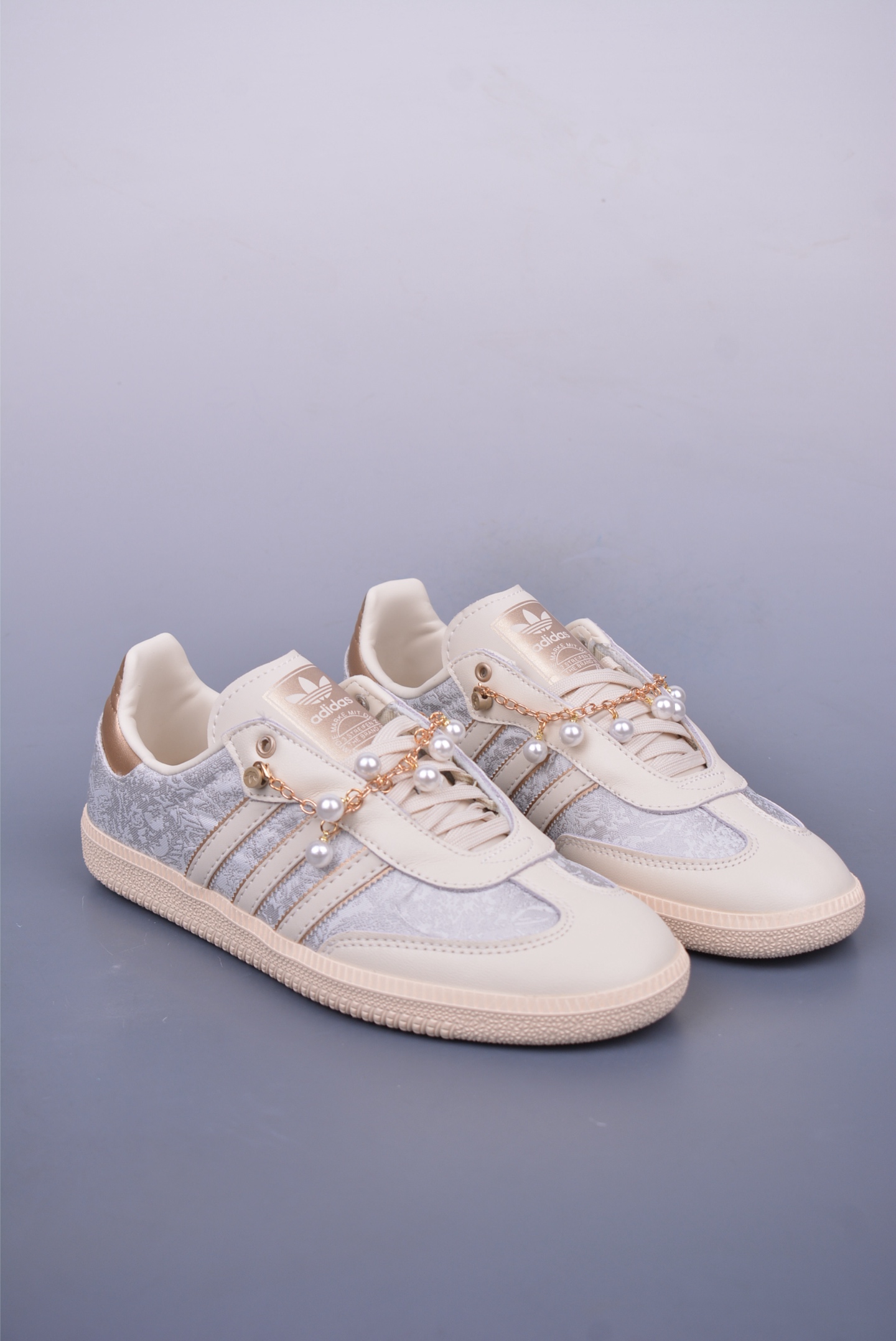 아디다스 클로버 삼바 상품 번호: JQ2616