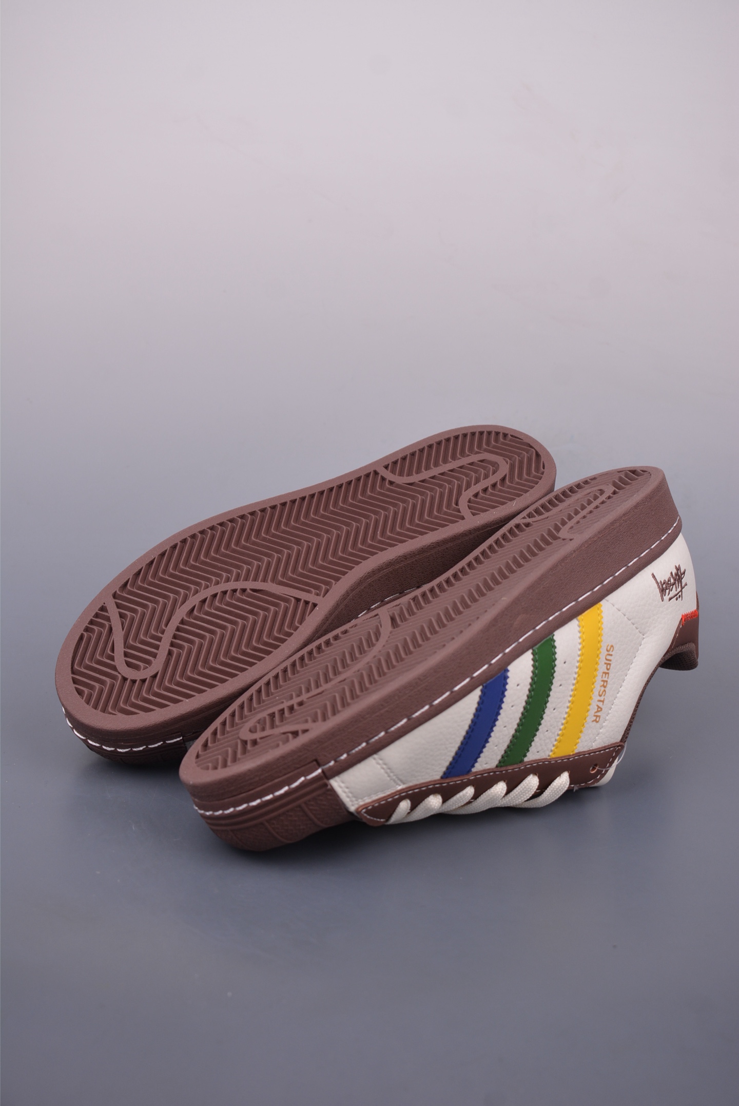 아디다스 오리지널 상품 번호: JY8913