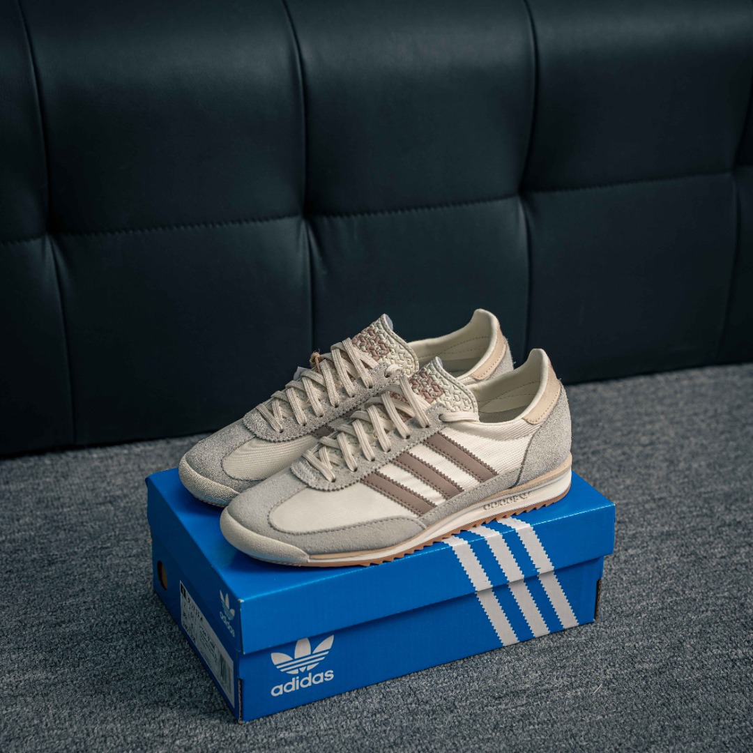 아디다스 오리지널 상품 번호: JH7394