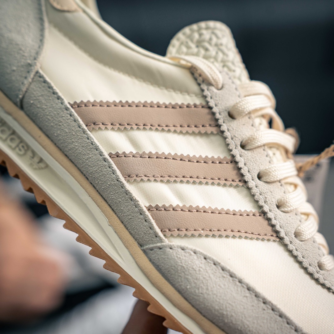 아디다스 오리지널 상품 번호: JH7394