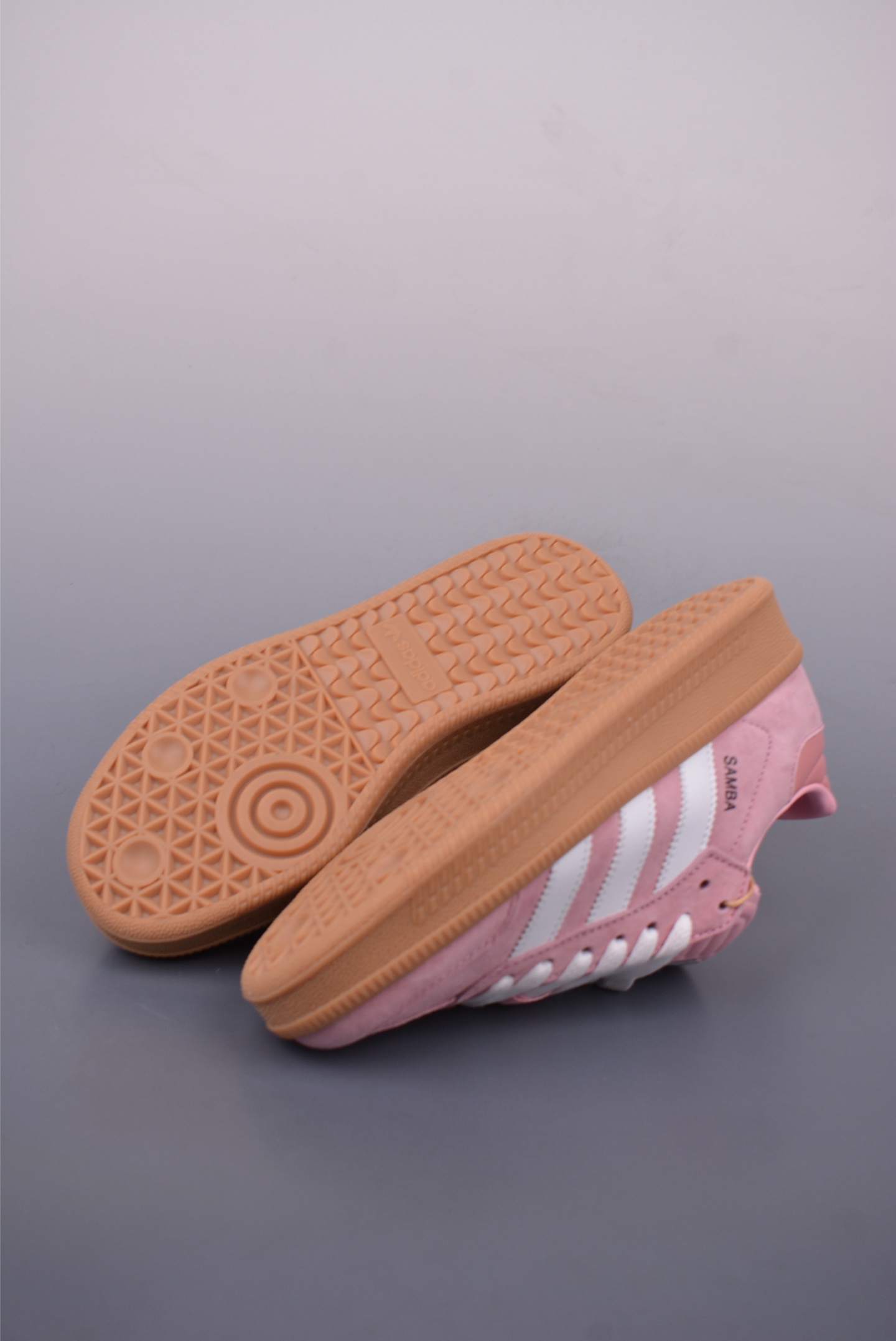 아디다스 클로버 삼바 상품 번호: IE1578