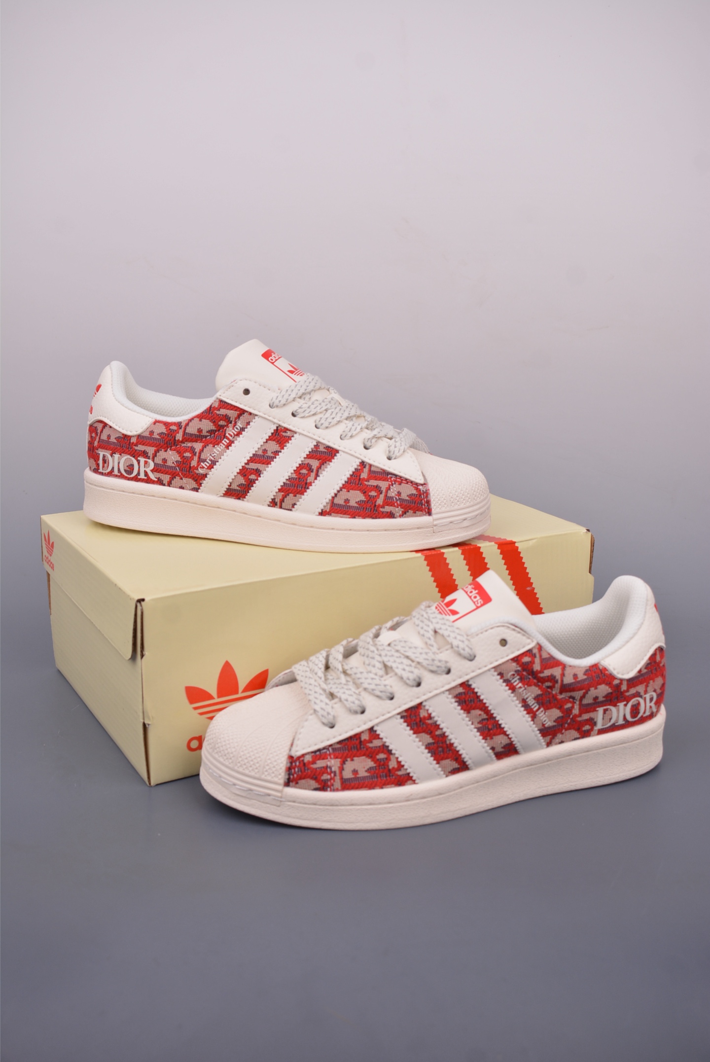 아디다스 오리지널 상품 번호: AD0003