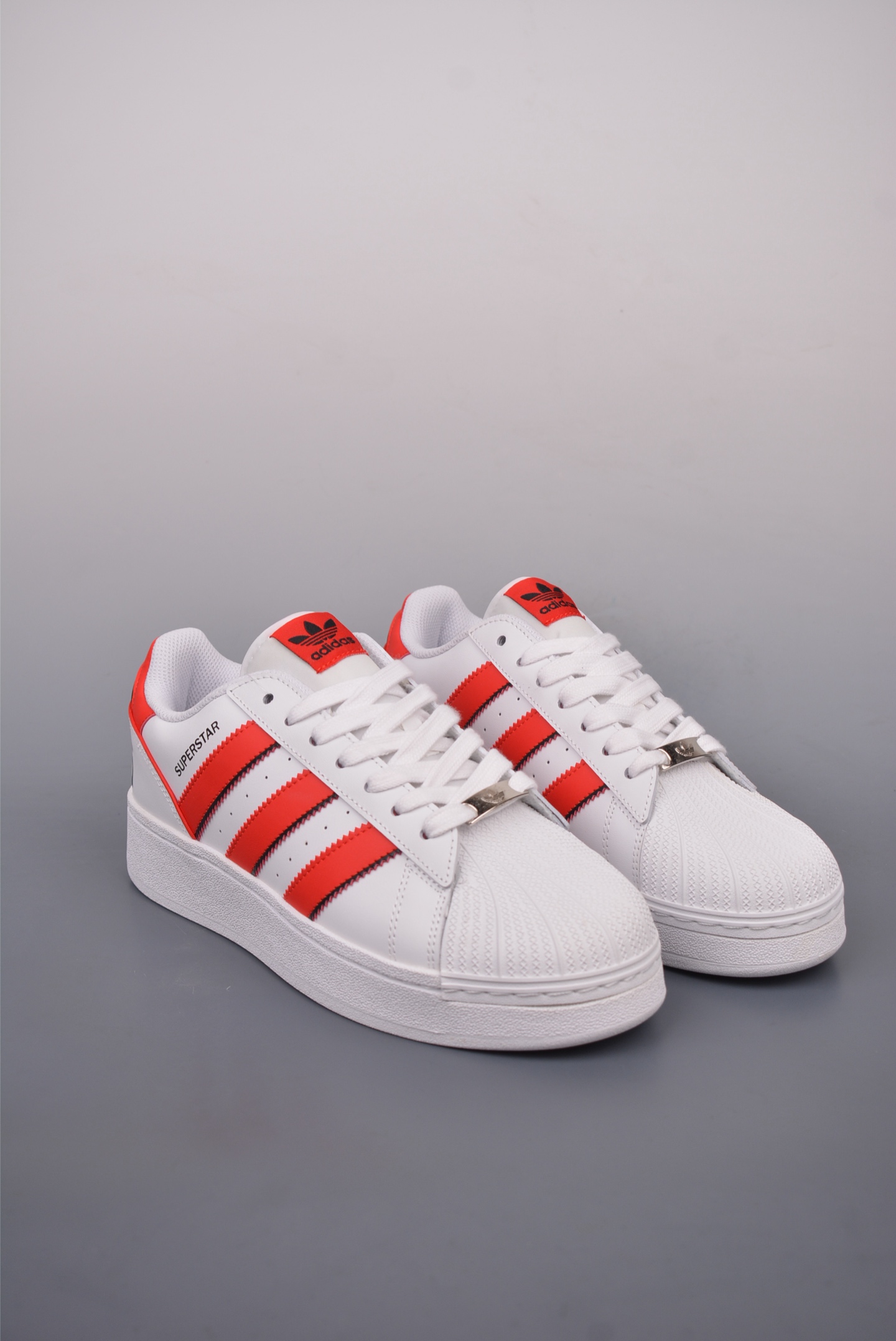 아디다스 오리지널 상품 번호: IF6144