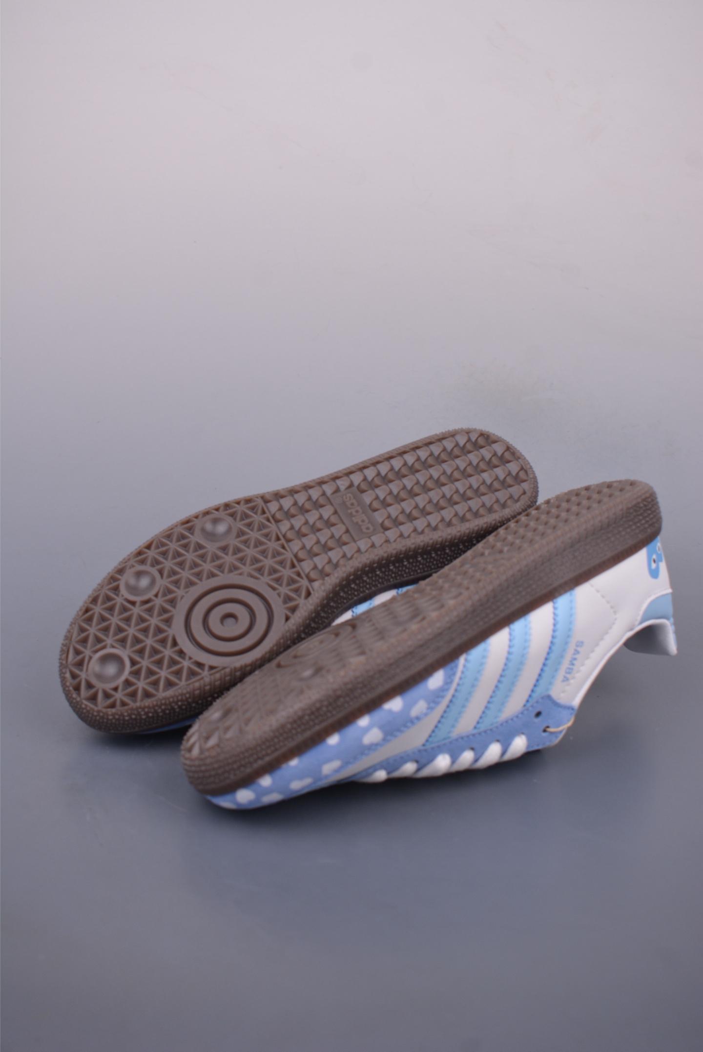 아디다스 클로버 삼바 상품 번호: FW2413