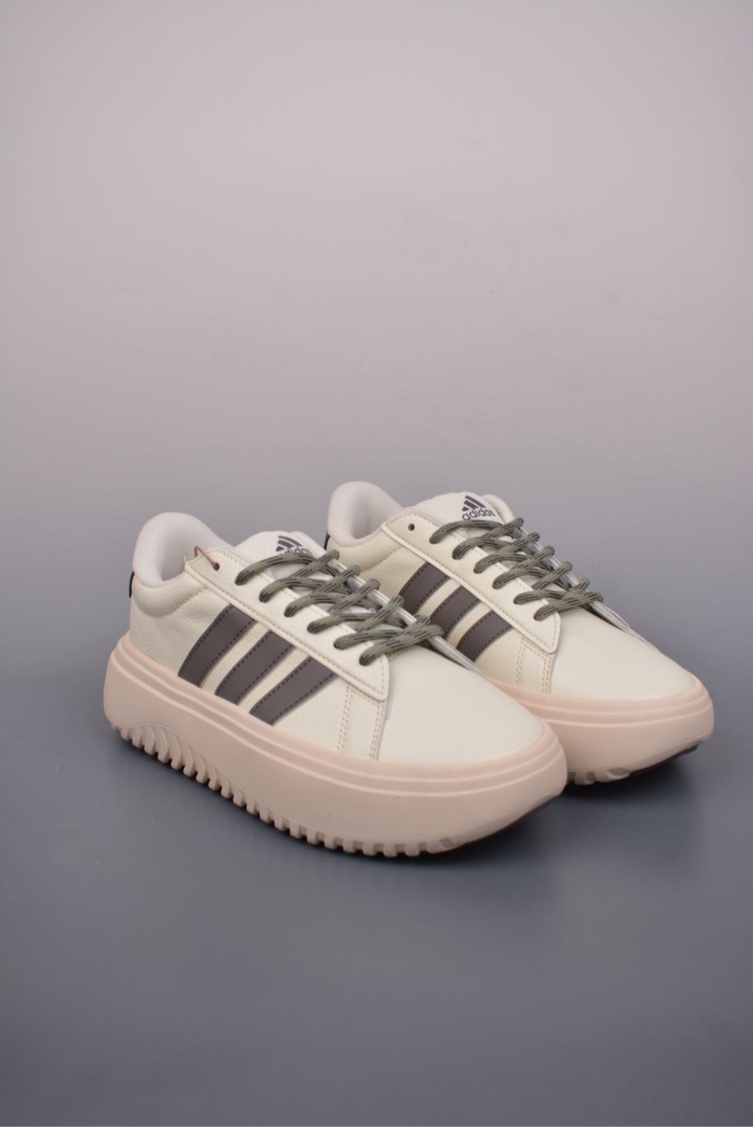 아디다스 아디다스 GRA 상품 번호: IH2427