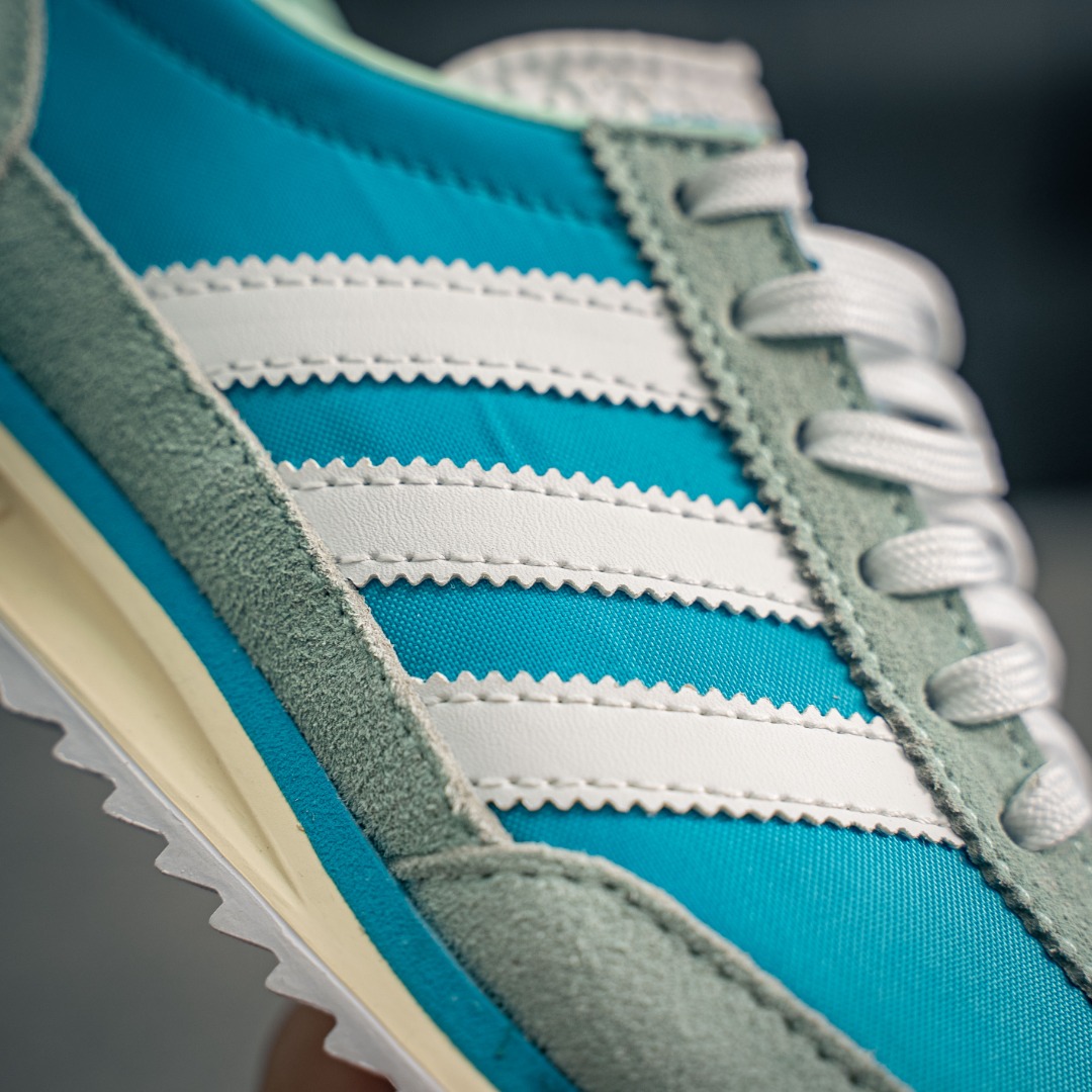 아디다스 오리지널 상품 번호: JI0199