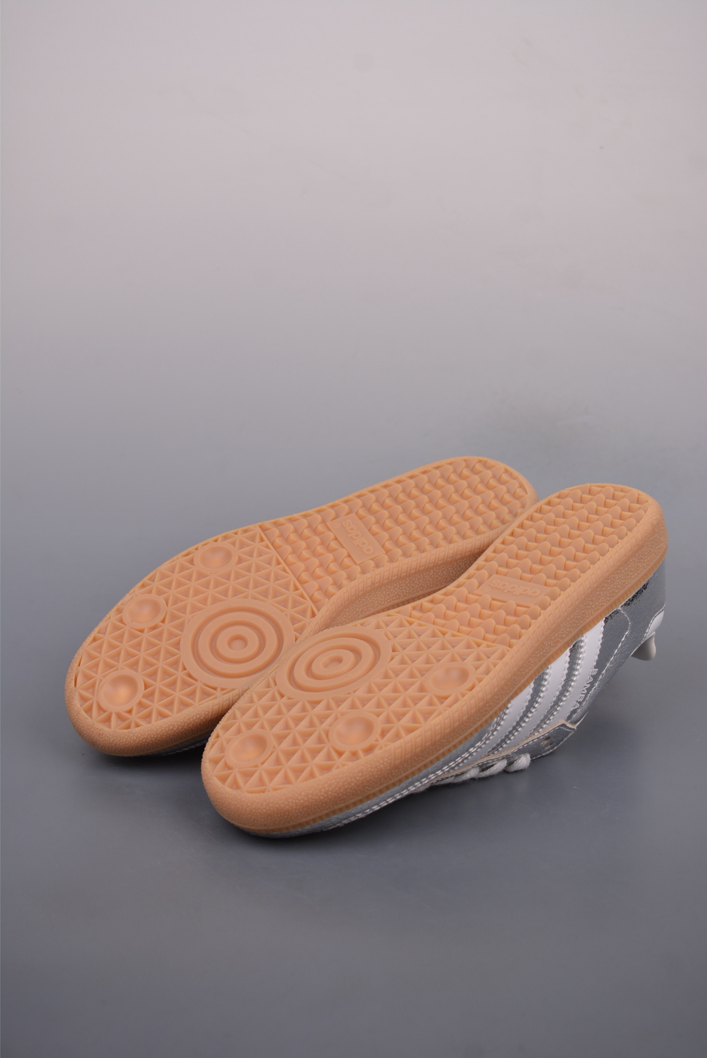 아디다스 삼바 OG 아이템 번호: JR0035