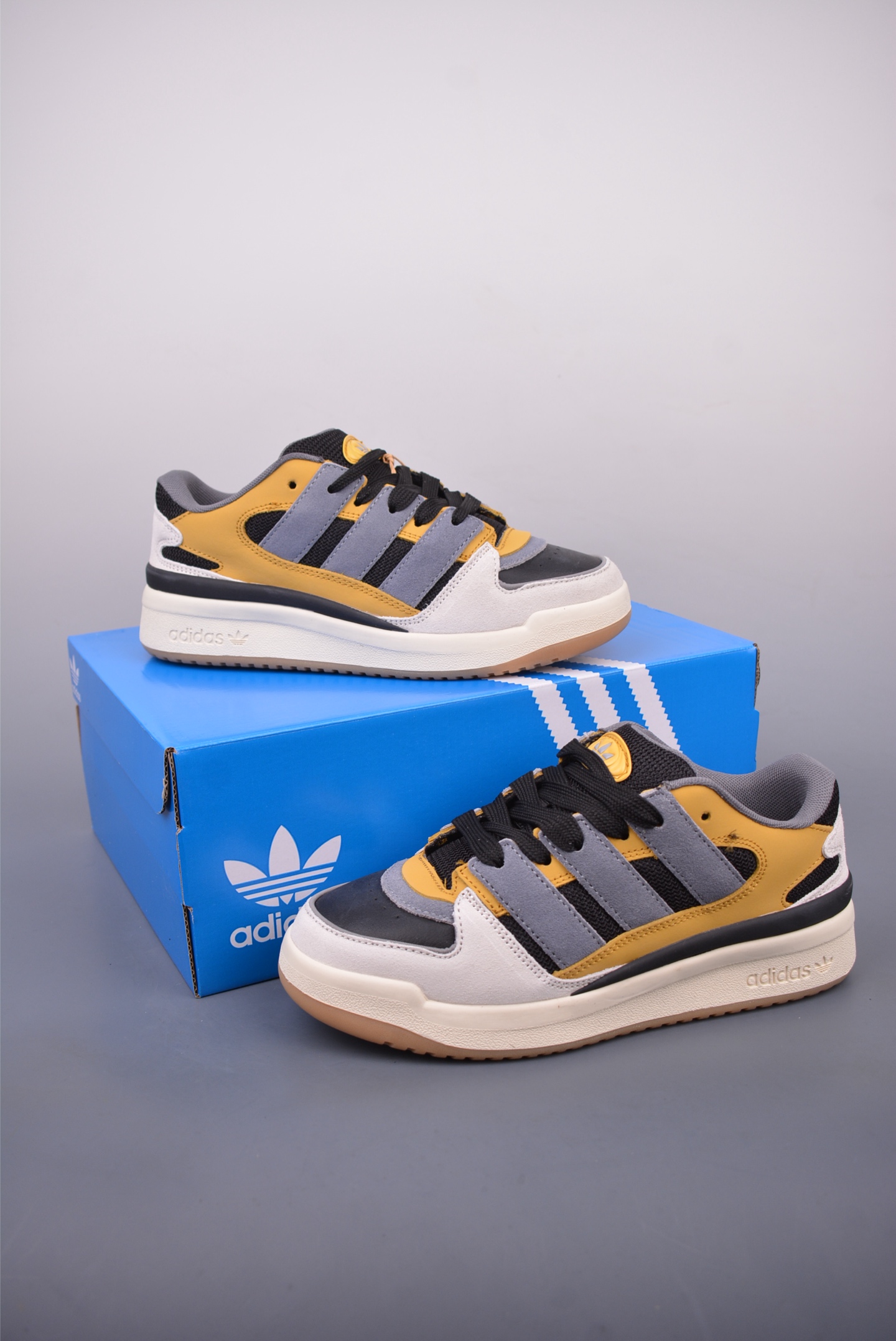 아디다스 오리지널 상품 번호: JS3158