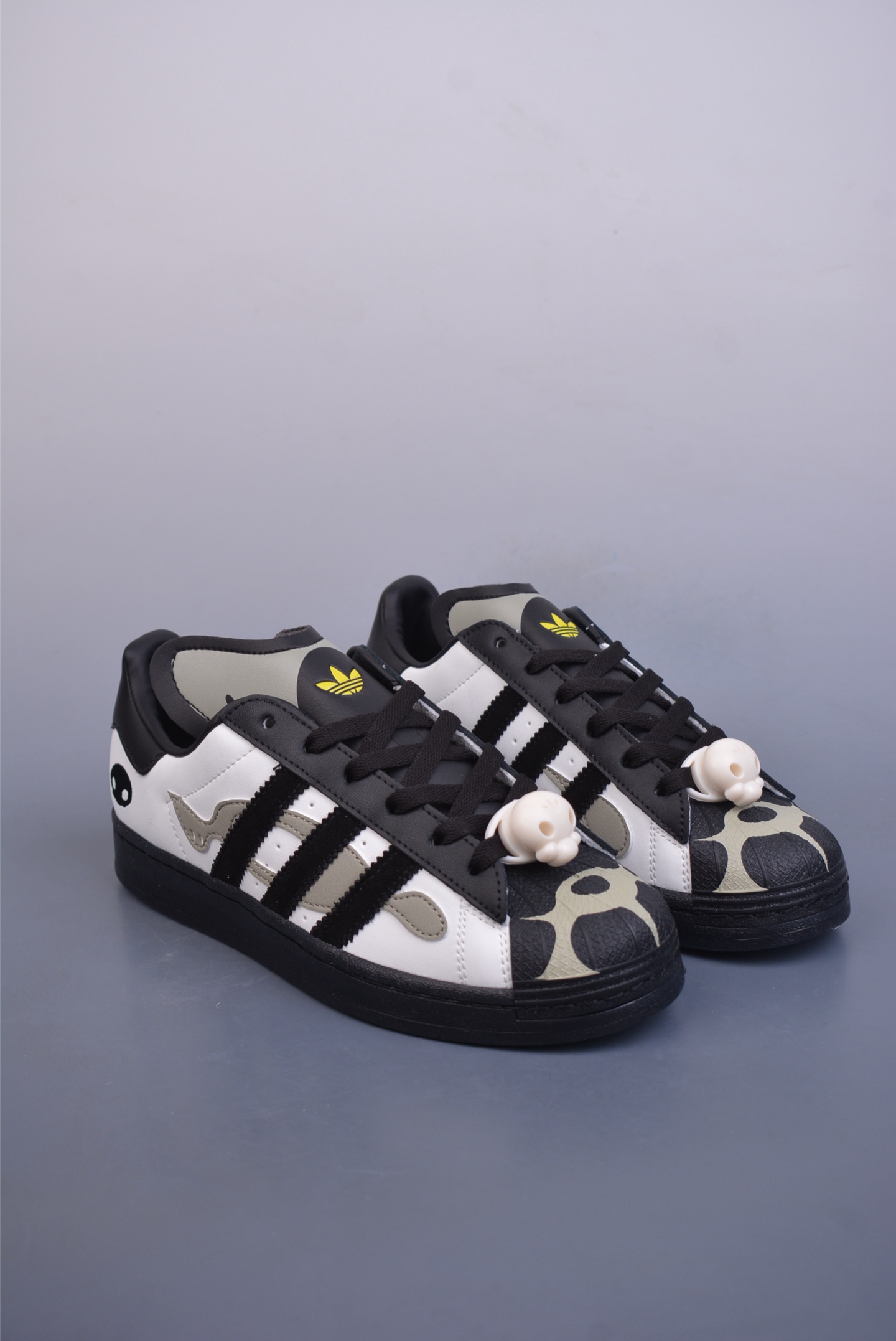 아디다스 오리지널 상품 번호: JQ8778