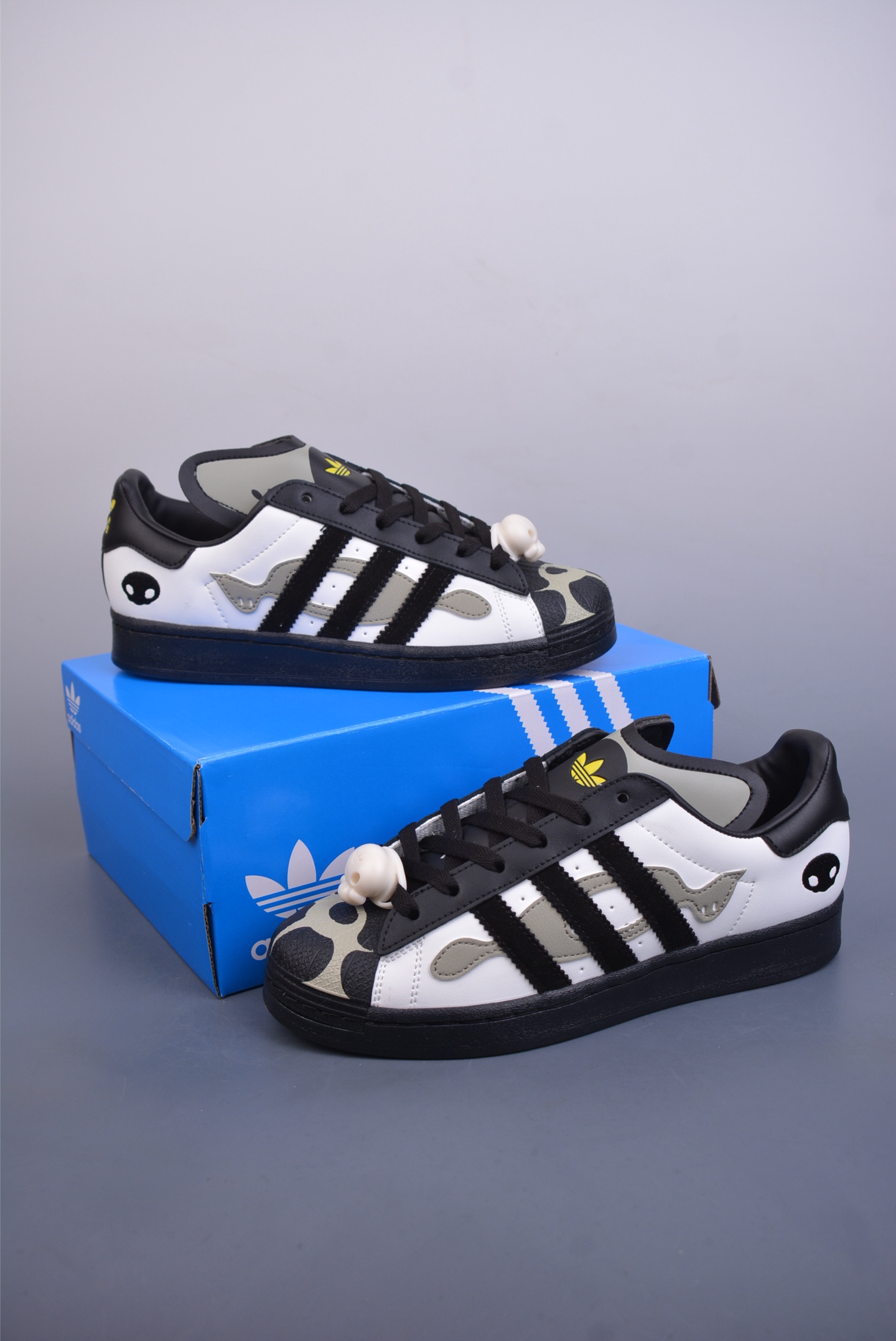 아디다스 오리지널 상품 번호: JQ8778