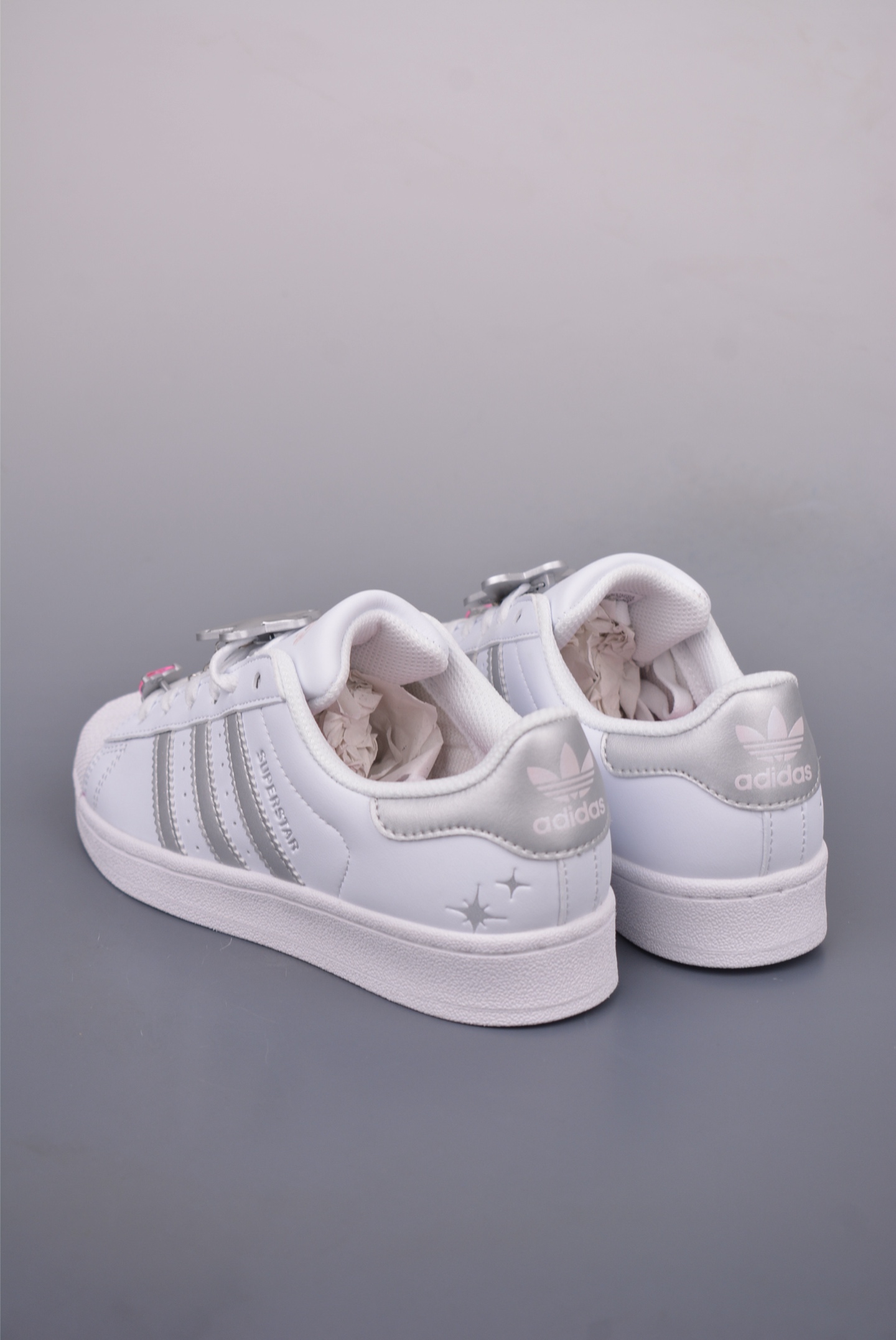 아디다스 오리지널 상품 번호: JQ8777