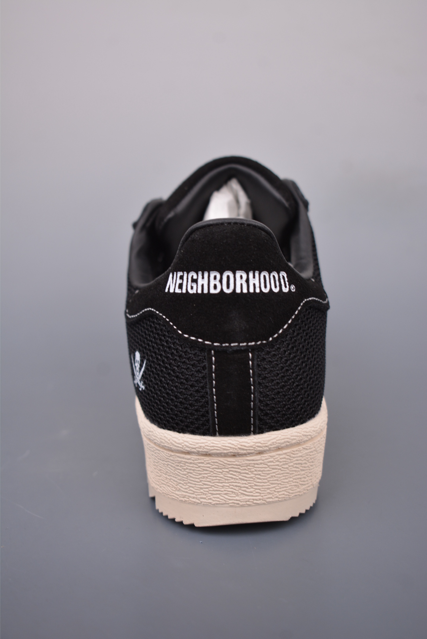 아디다스 오리지널 상품 번호: IE8879