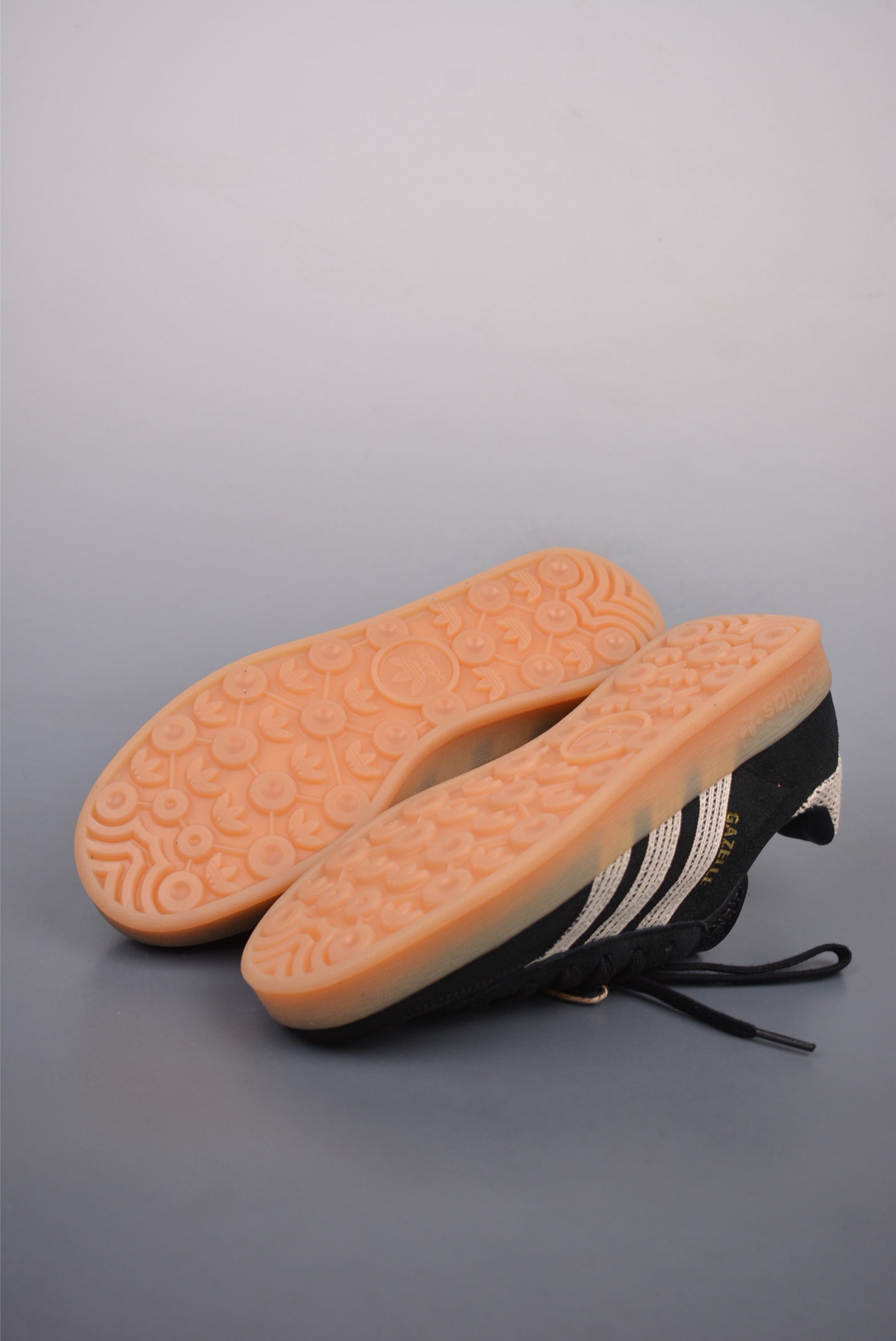 아디다스 오리지널 상품 번호: JI2755