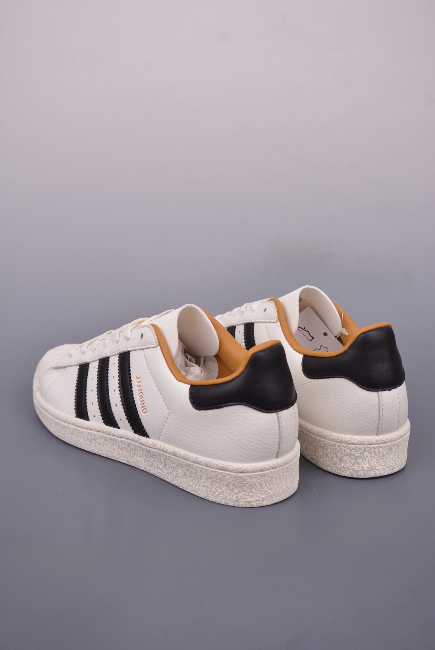 아디다스 슈퍼스타 상품 번호: IH8148