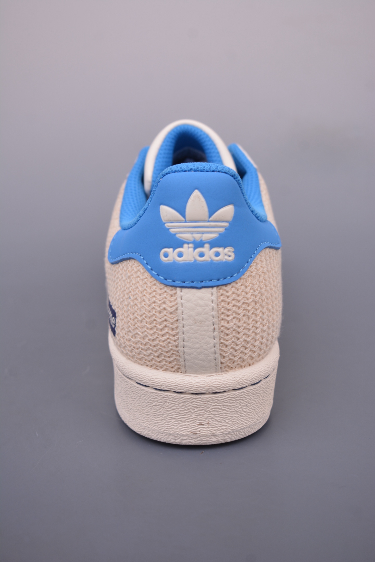 아디다스 오리지널 상품 번호: HS3070