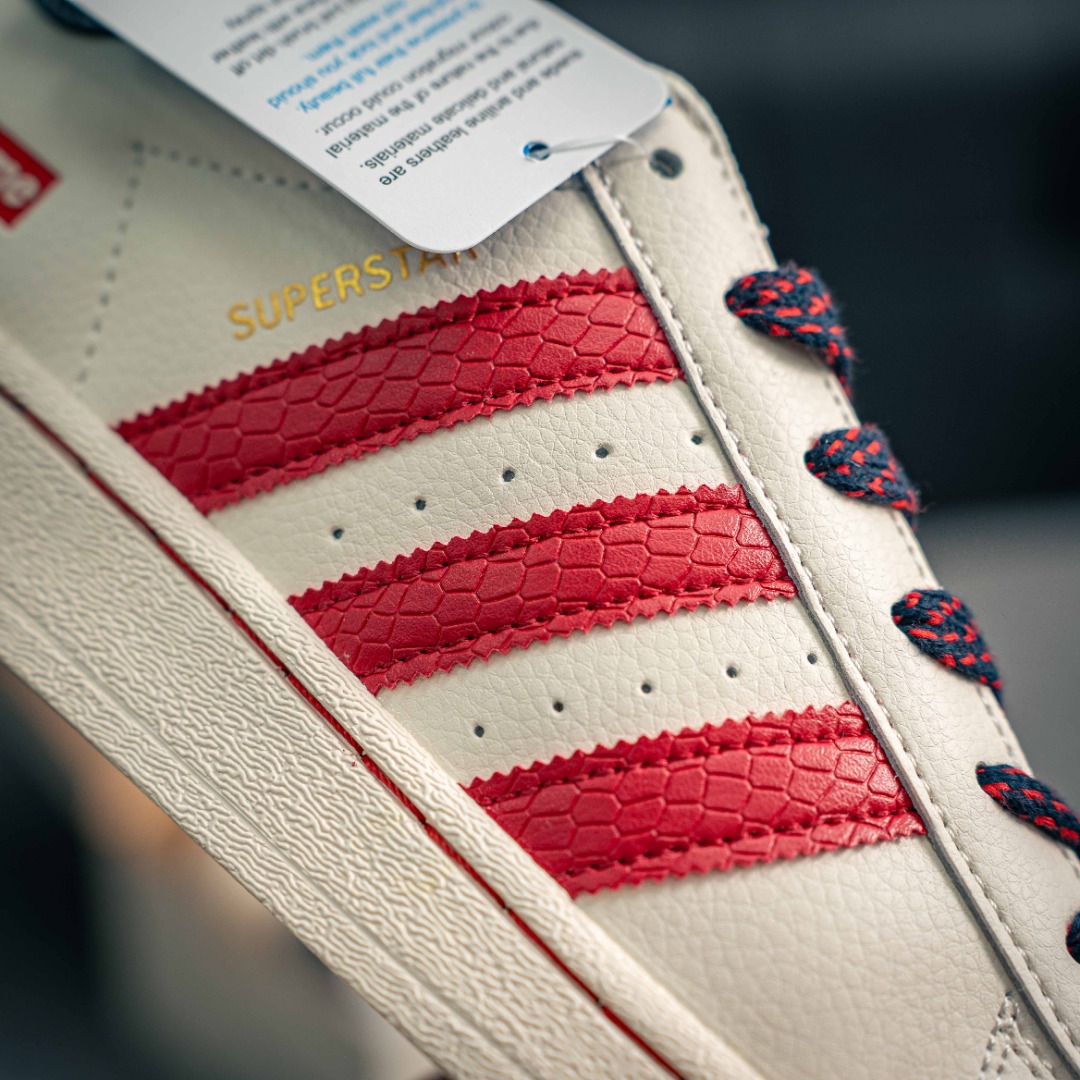 아디다스 아디다스 클로버 O 상품 번호: BZ2521