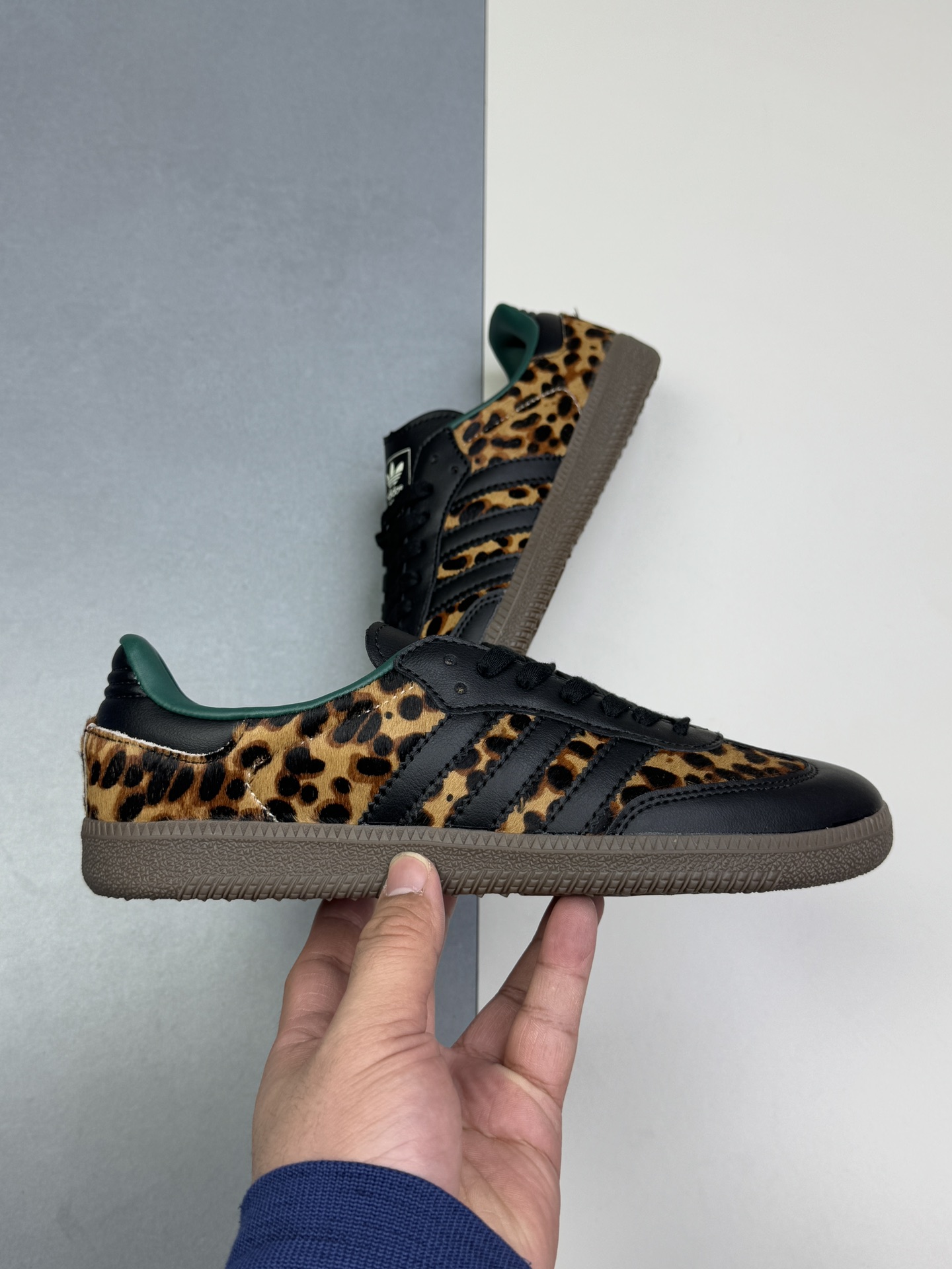 아디다스 오리지널 상품 번호: JI2735