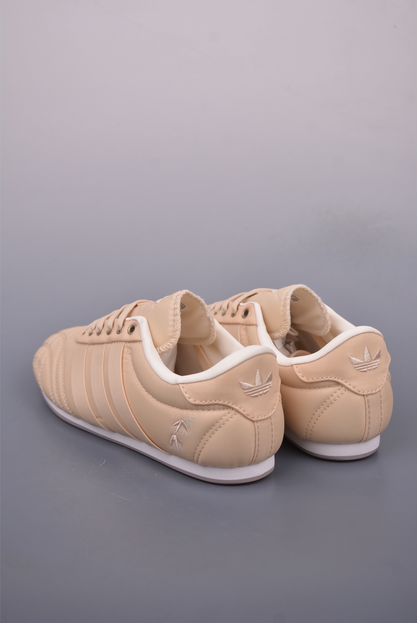 아디다스 오리지널 상품 번호: JR7450