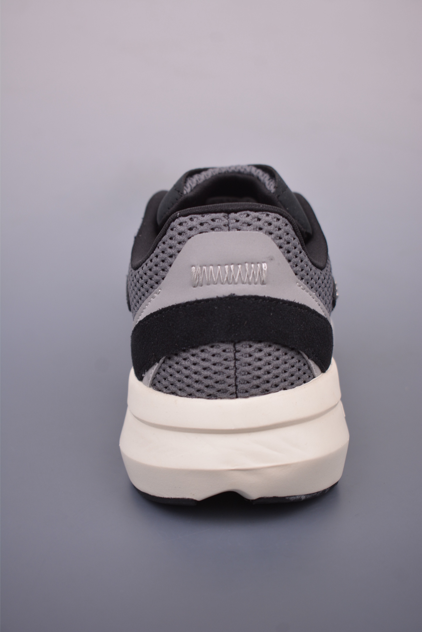 아디다스 라이트블라 상품 번호: JH9656