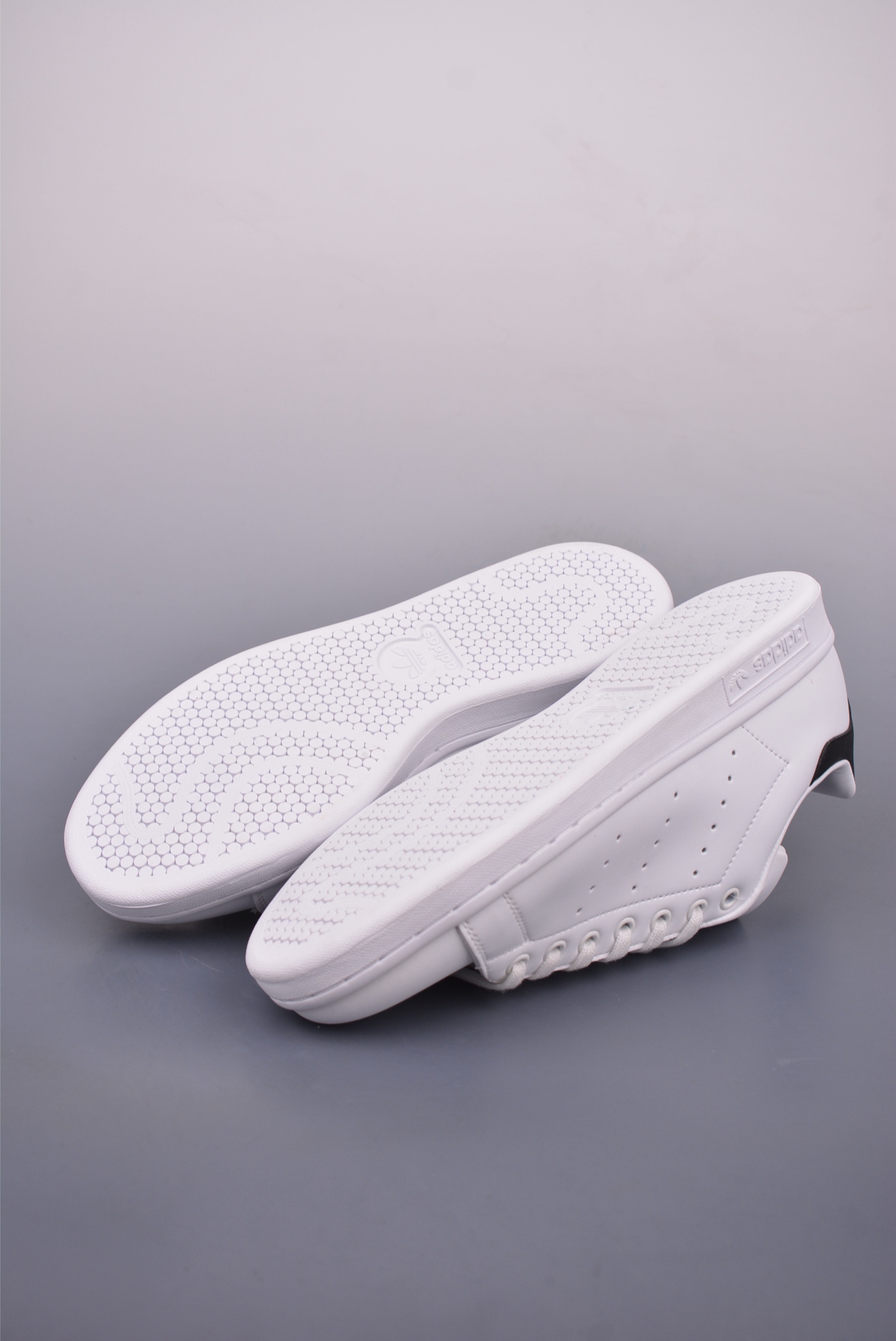 아디다스 스탠 스미 상품 번호: M20323